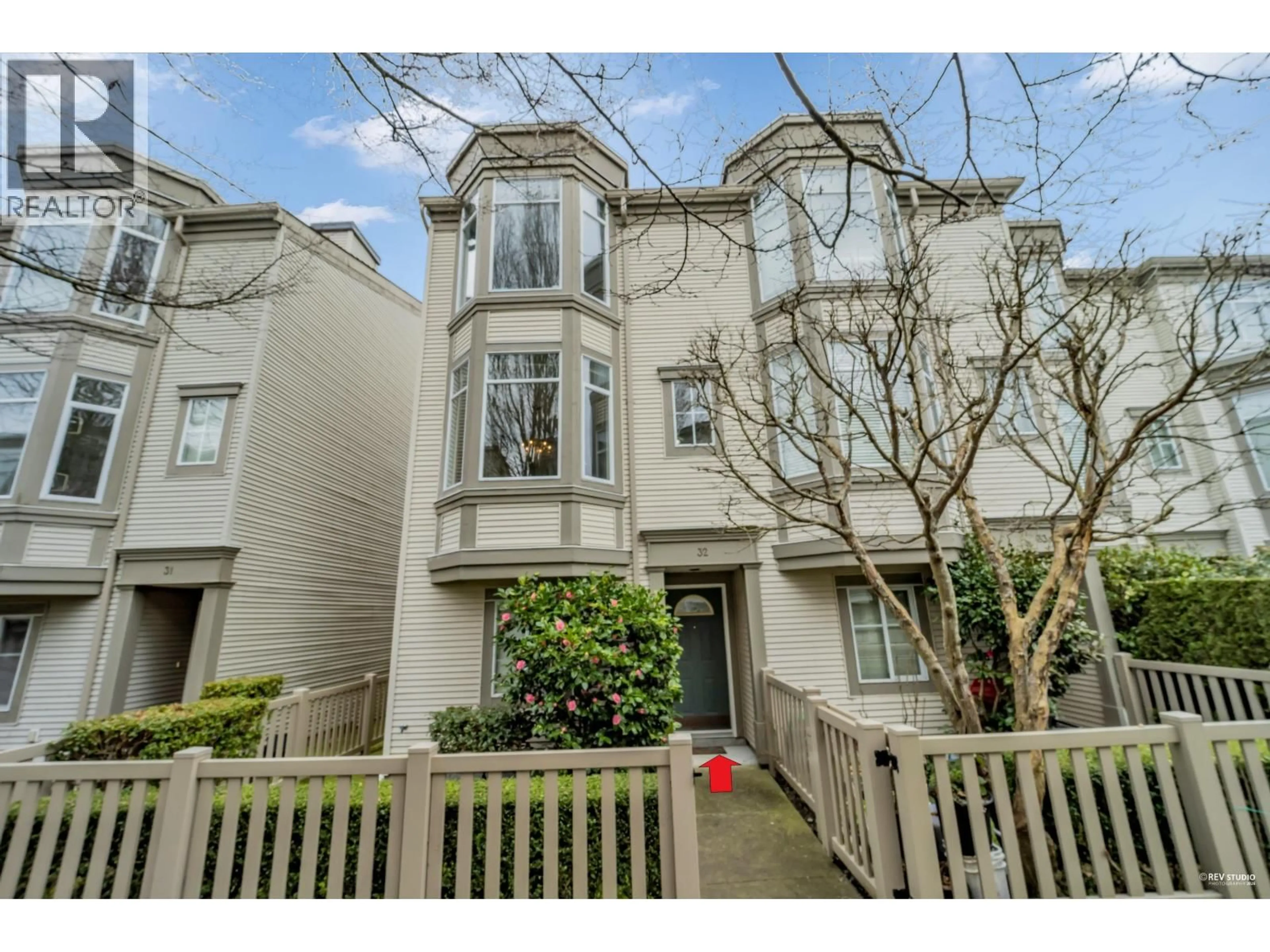 Unknown for 32 - 6179 NO. 1 ROAD, Richmond British Columbia V7C1T4