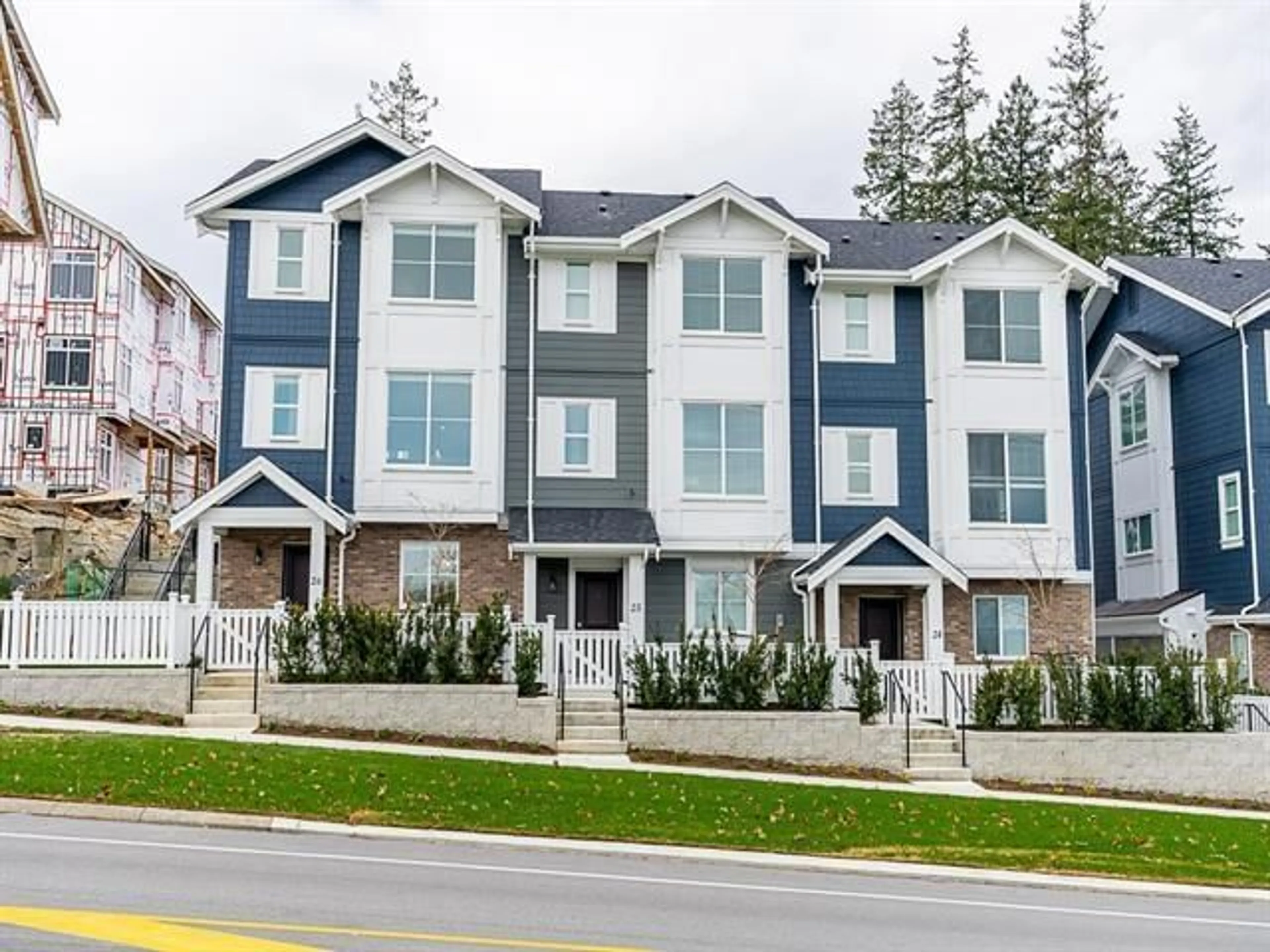 Home with vinyl exterior material, street for 25 - 14355 62 AVENUE, Surrey British Columbia V3X0K6