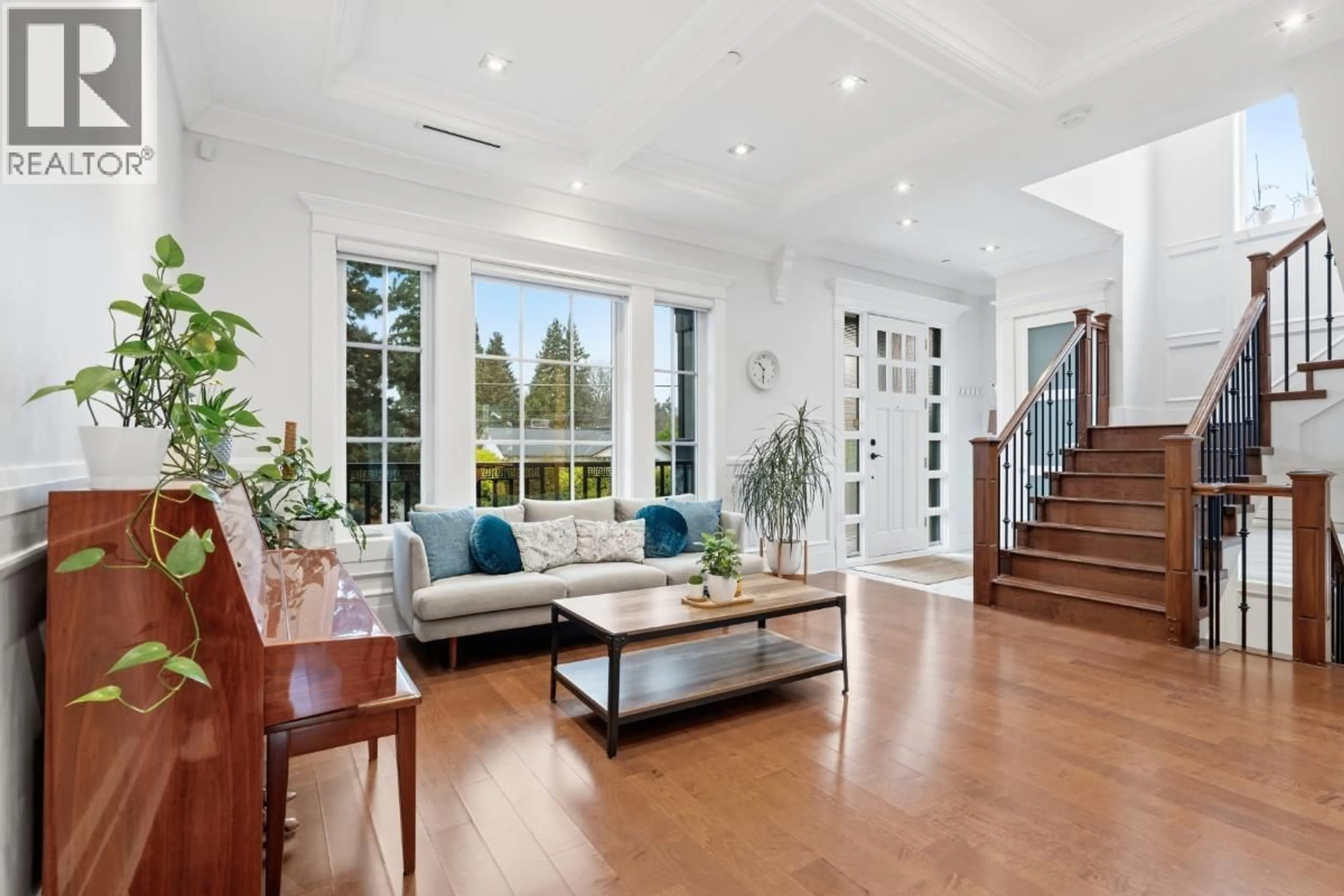 Unknown for 5058 DUNBAR STREET, Vancouver British Columbia V6N1V6