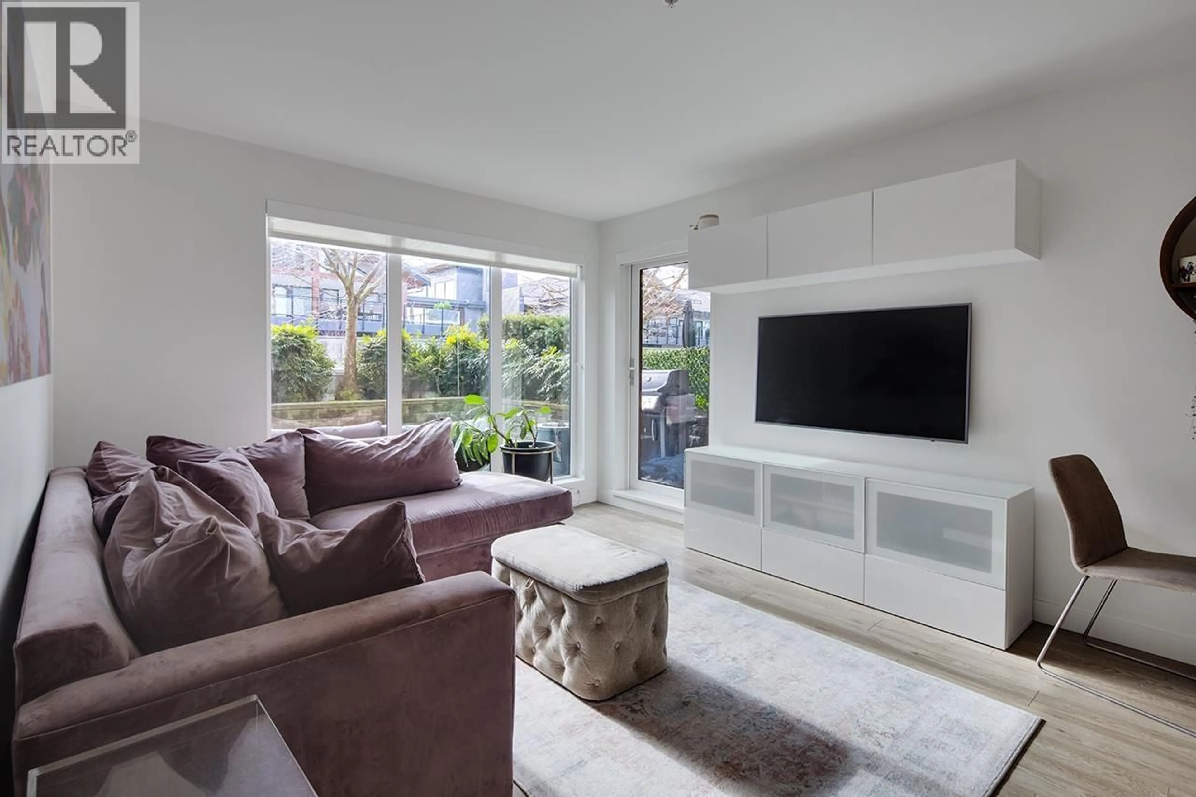 Living room with furniture, unknown for 206 - 1061 MARINE DRIVE, North Vancouver British Columbia V7P1S6