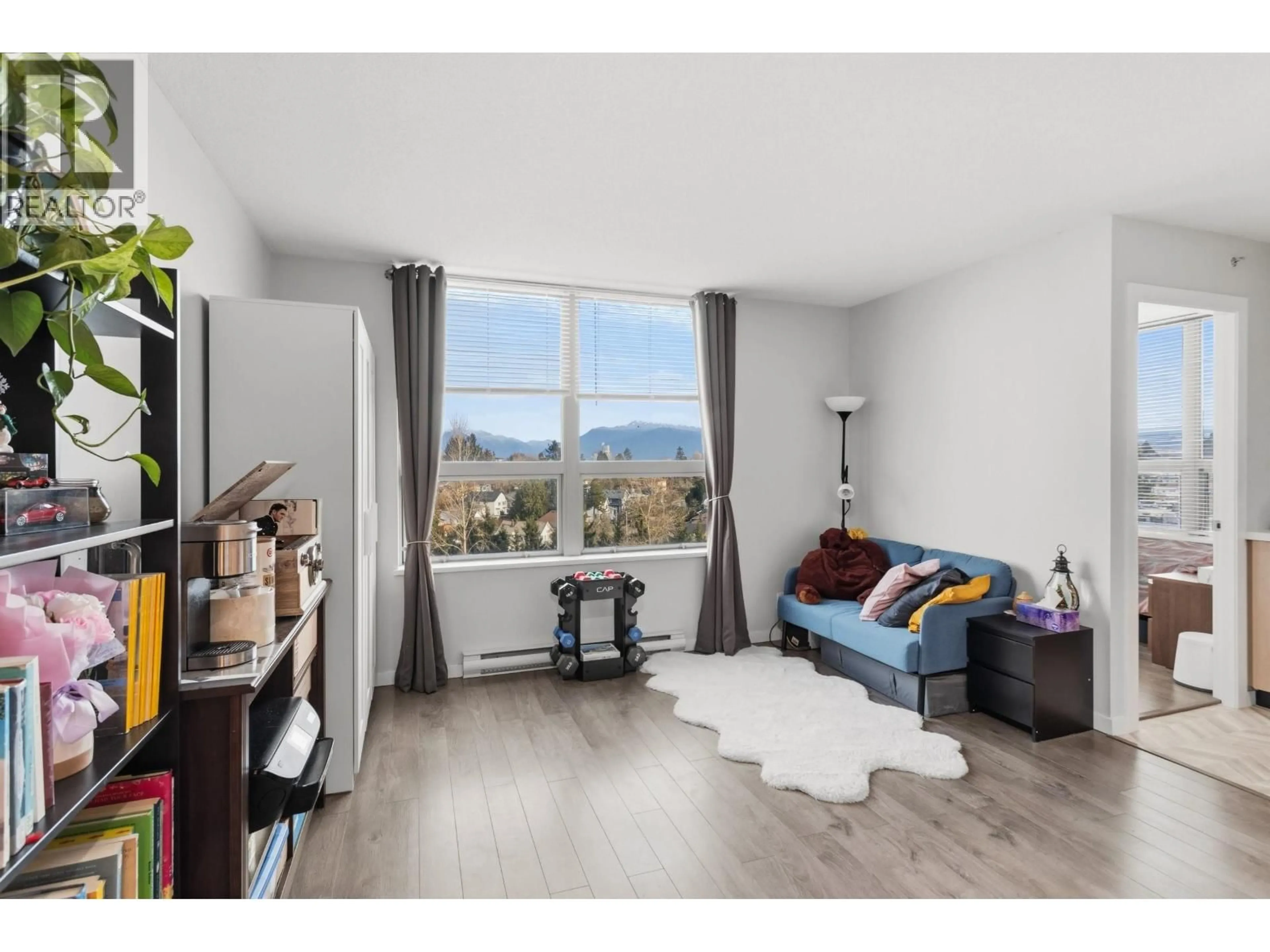 A pic of a room for 1101 - 3663 CROWLEY DRIVE, Vancouver British Columbia V5R6H4