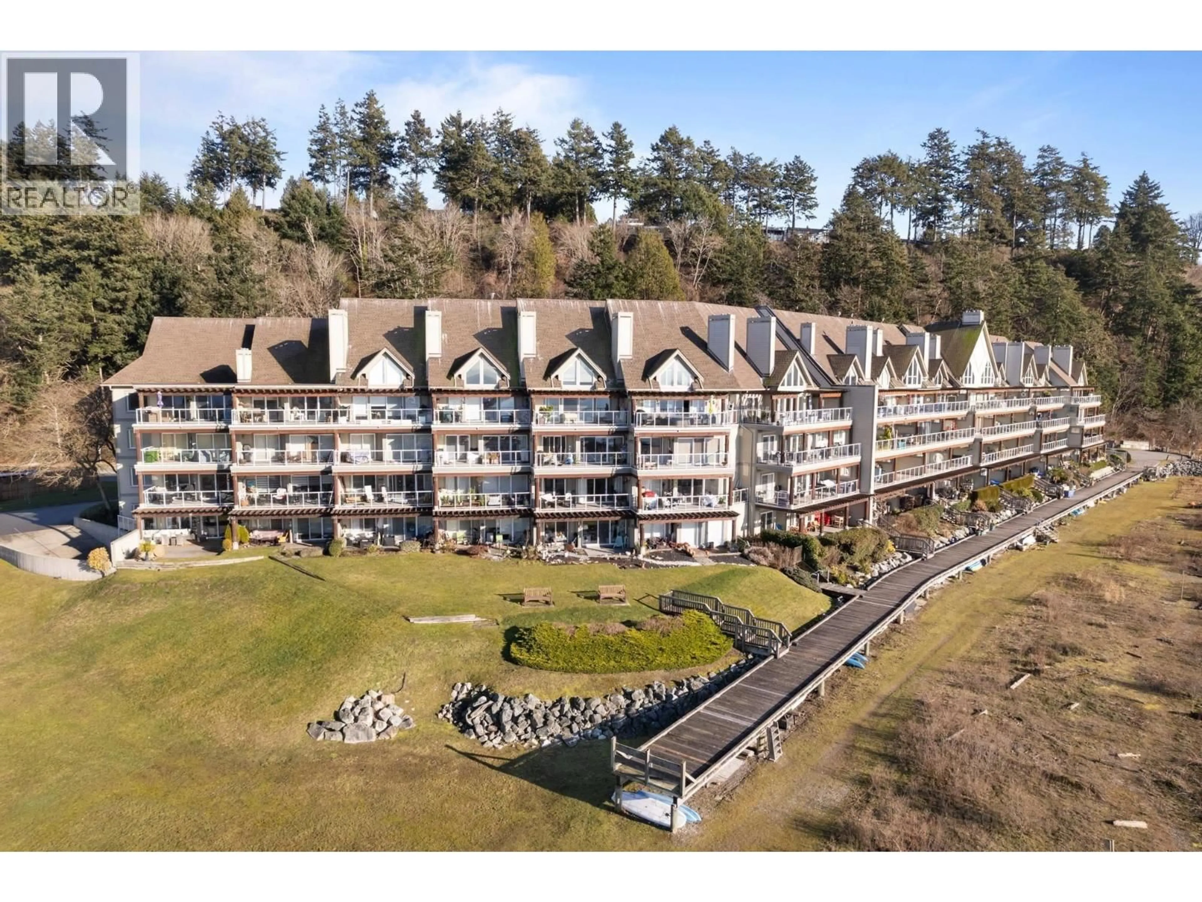 A pic from outside/outdoor area/front of a property/back of a property/a pic from drone, unknown for 320 - 1120 TSATSU SHORES DRIVE, Tsawwassen British Columbia V4M4G3