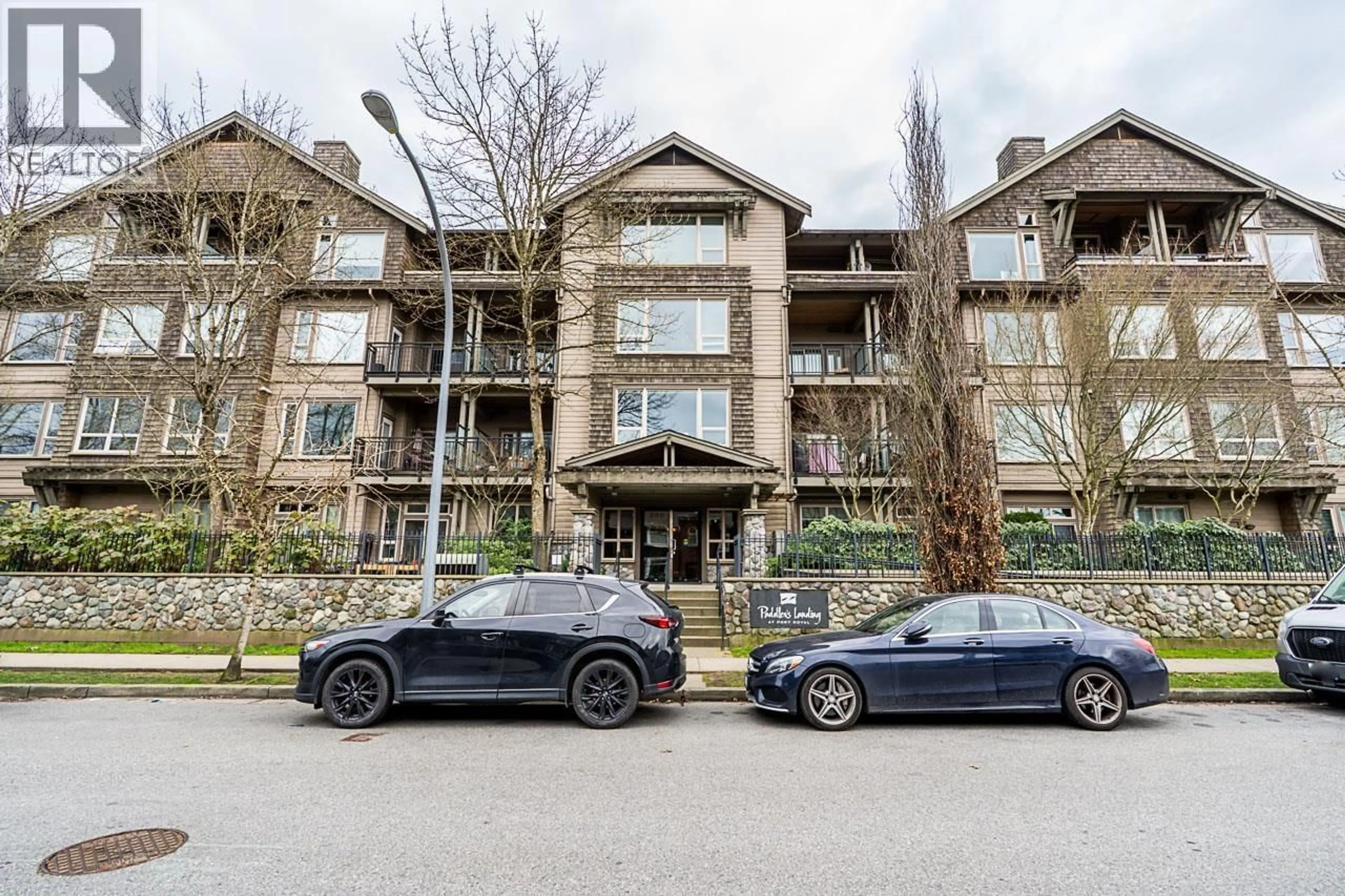 A pic from outside/outdoor area/front of a property/back of a property/a pic from drone, unknown for 112 - 250 SALTER STREET, New Westminster British Columbia V3M0B7