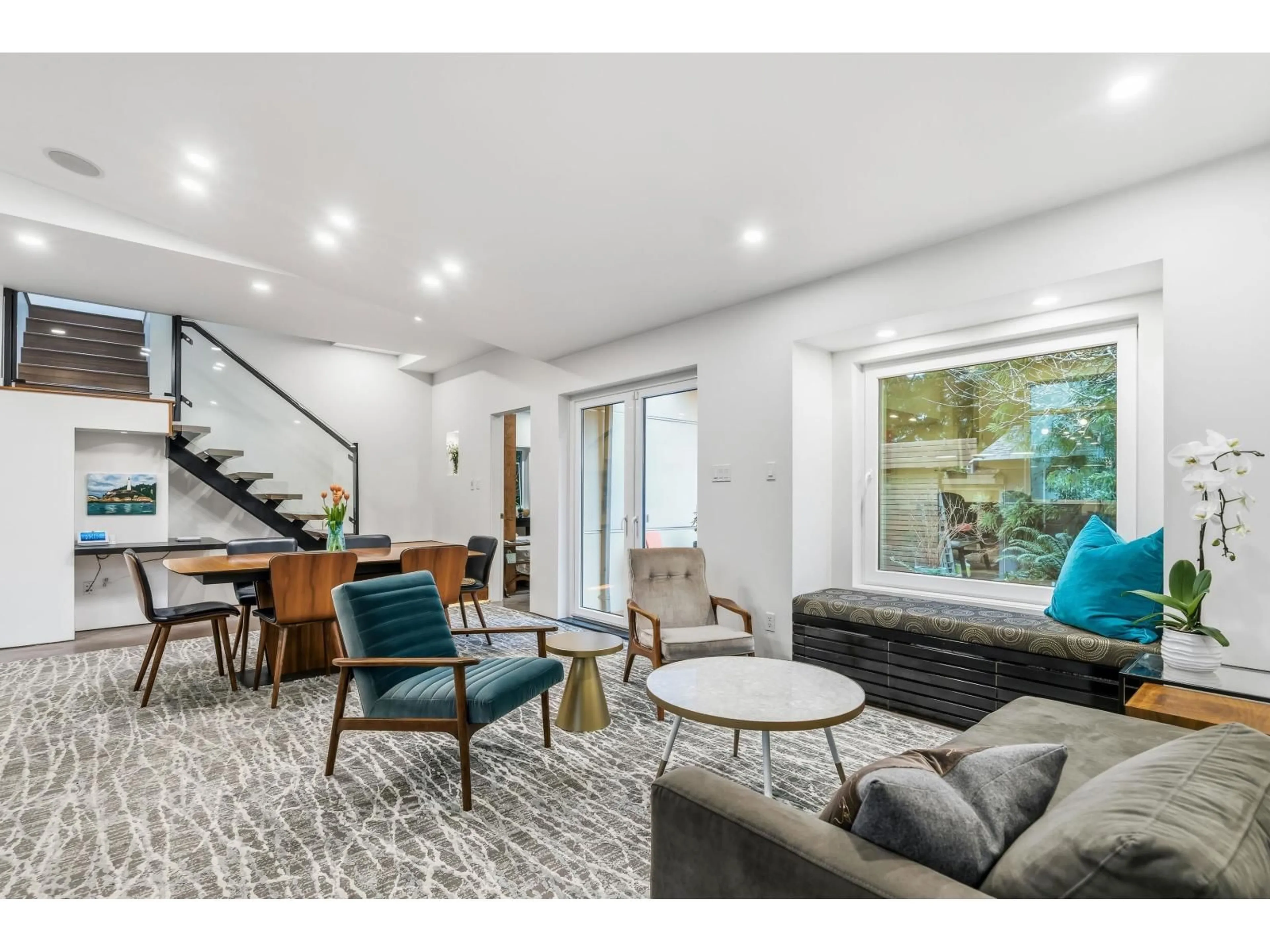 Living room with furniture, unknown for 13031 14A AVENUE, Surrey British Columbia V4A1H9