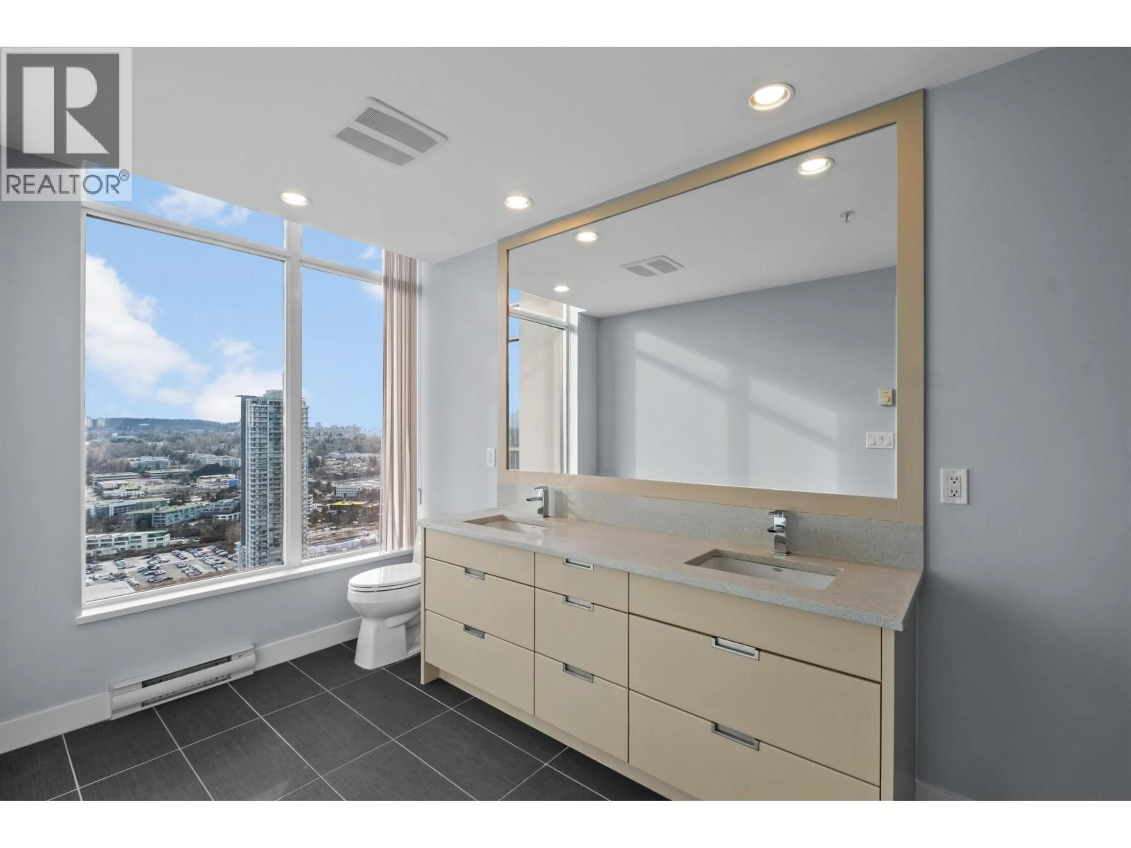 Contemporary bathroom, ceramic/tile floor for 3202 - 2077 ROSSER AVENUE, Burnaby British Columbia V5C0G6