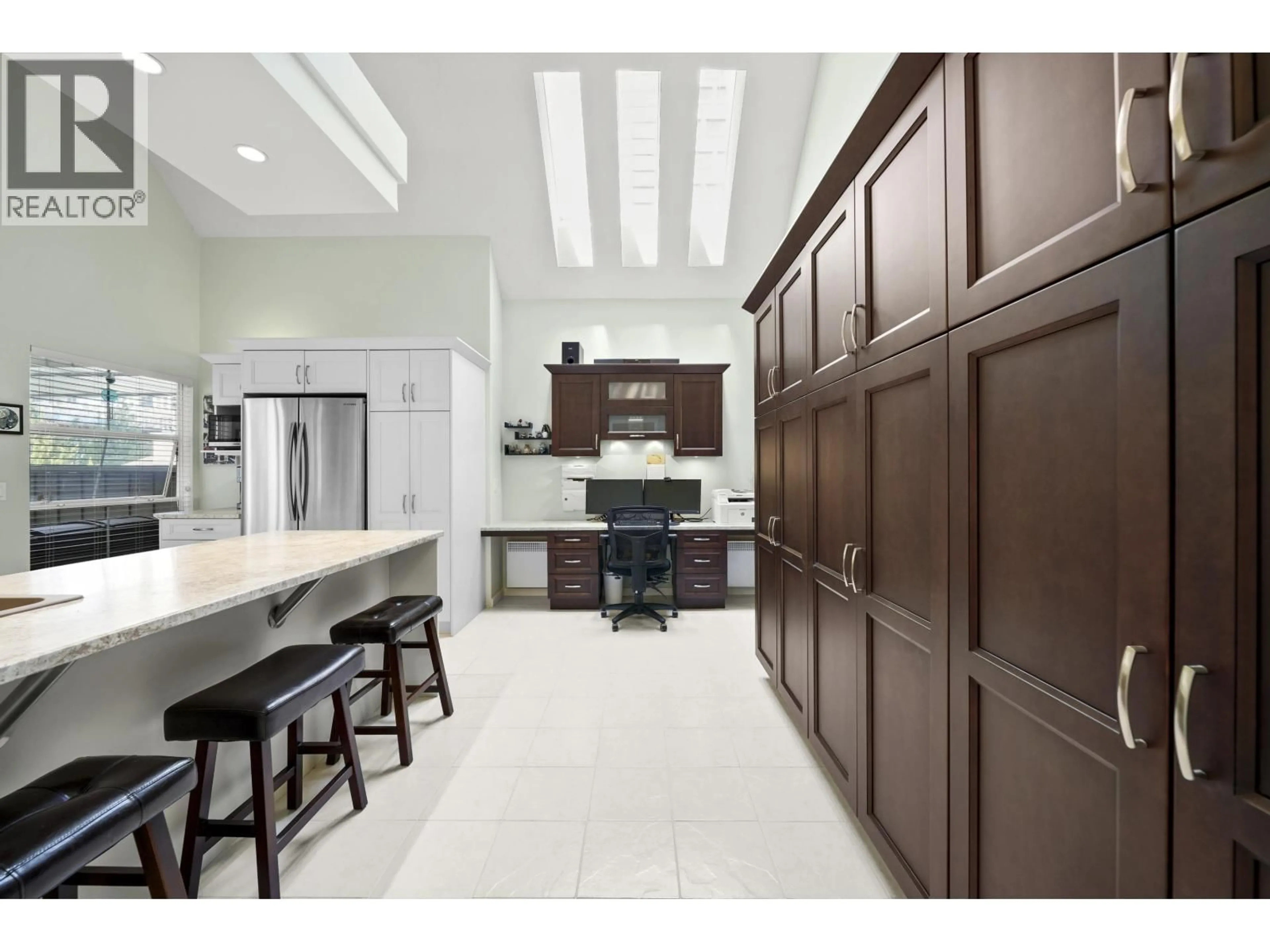 Unknown for 401 - 1154 WESTWOOD STREET, Coquitlam British Columbia V3B7J1