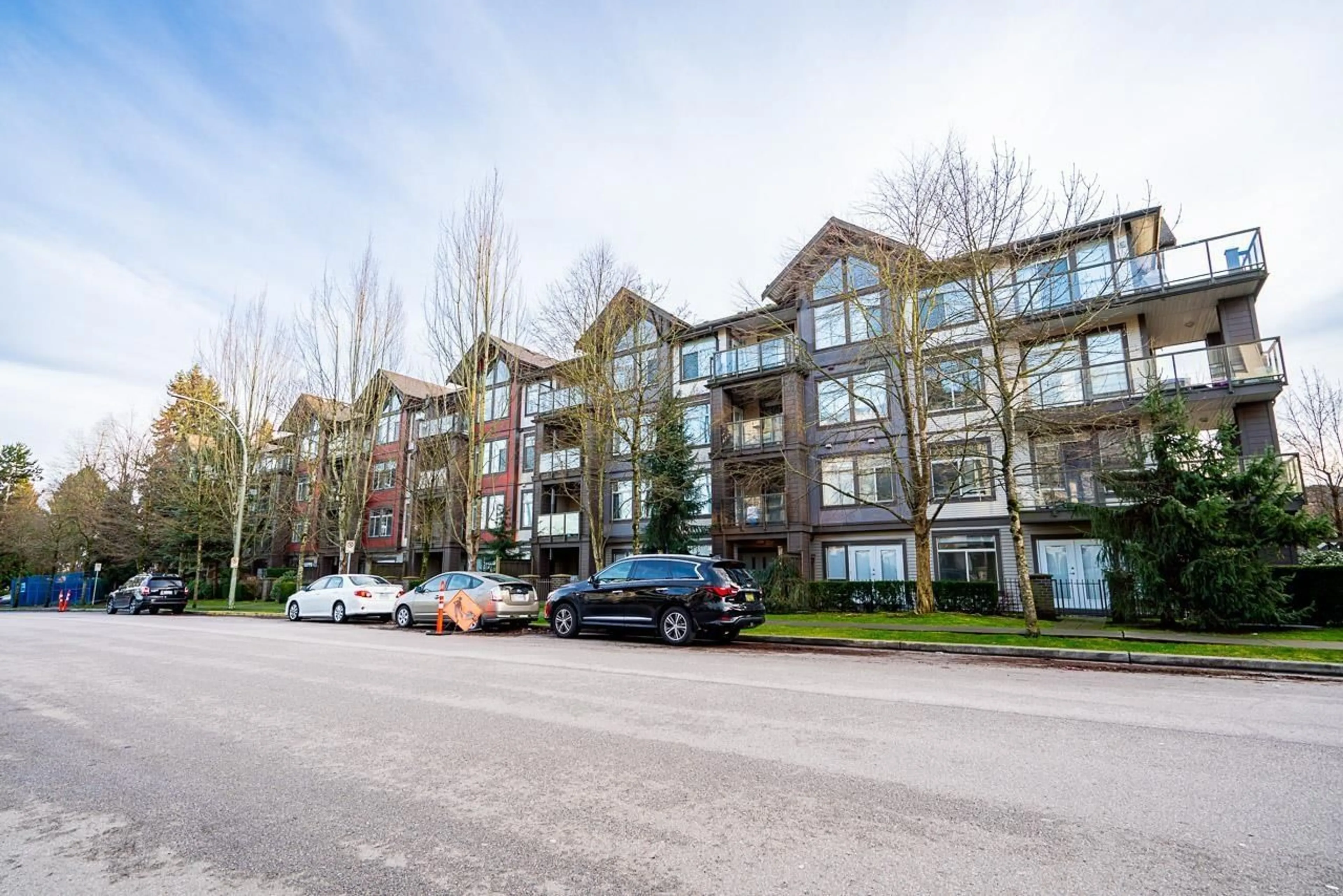 Unknown for 202 - 15388 101 AVENUE, Surrey British Columbia V3R4H1