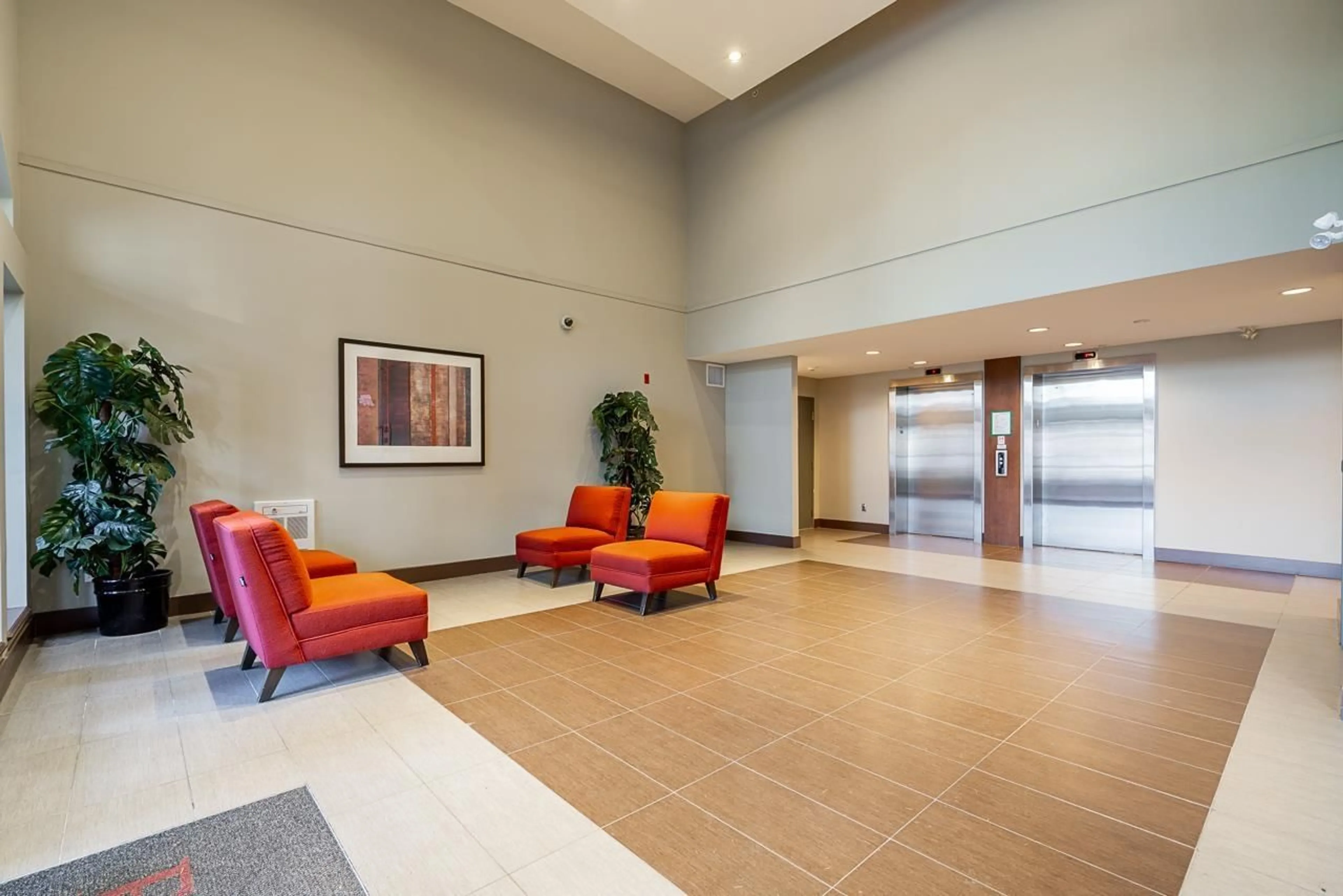 Lobby for 202 - 15388 101 AVENUE, Surrey British Columbia V3R4H1