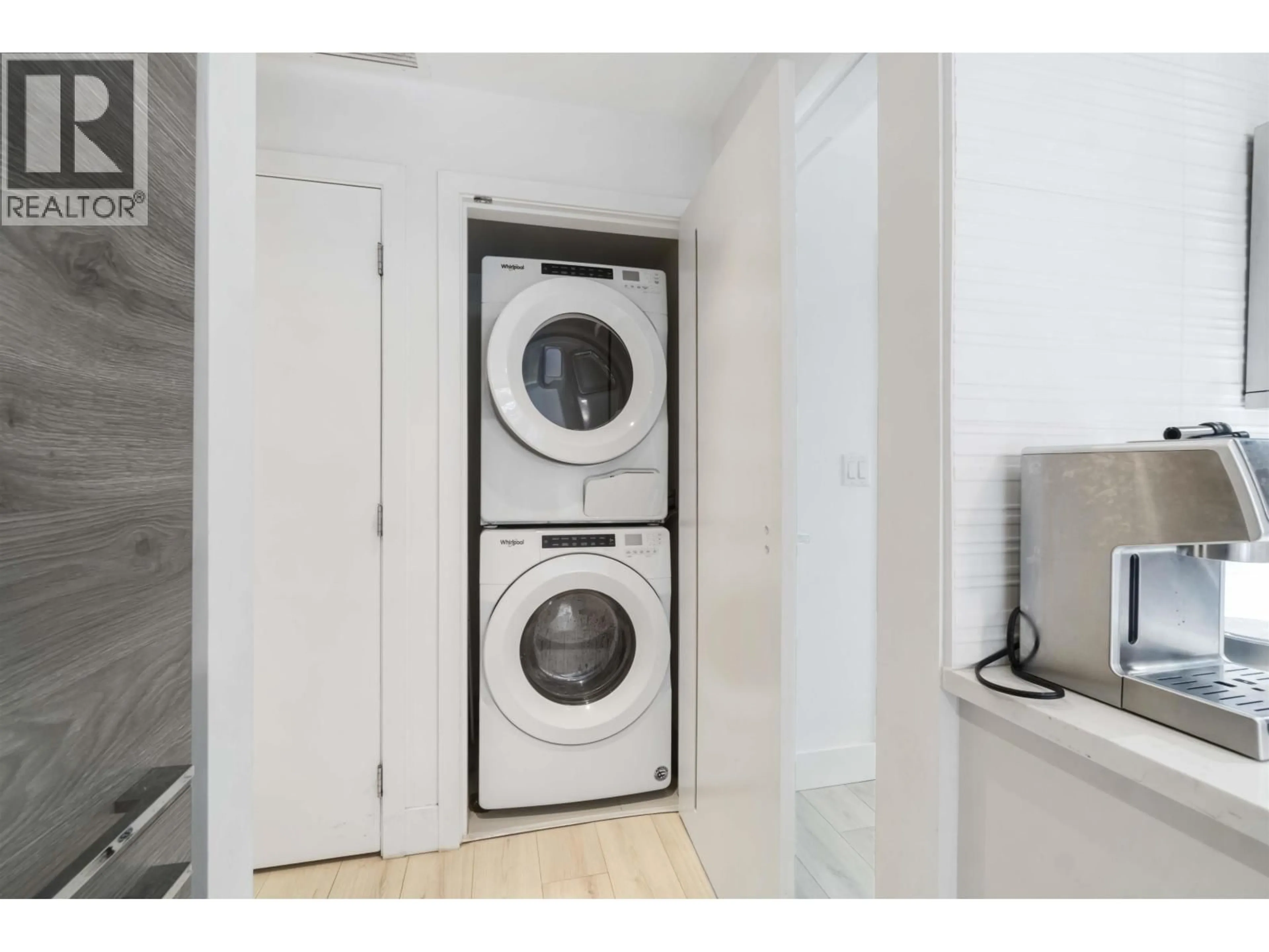 Laundry room for 402 - 7388 KINGSWAY, Burnaby British Columbia V3N0G9
