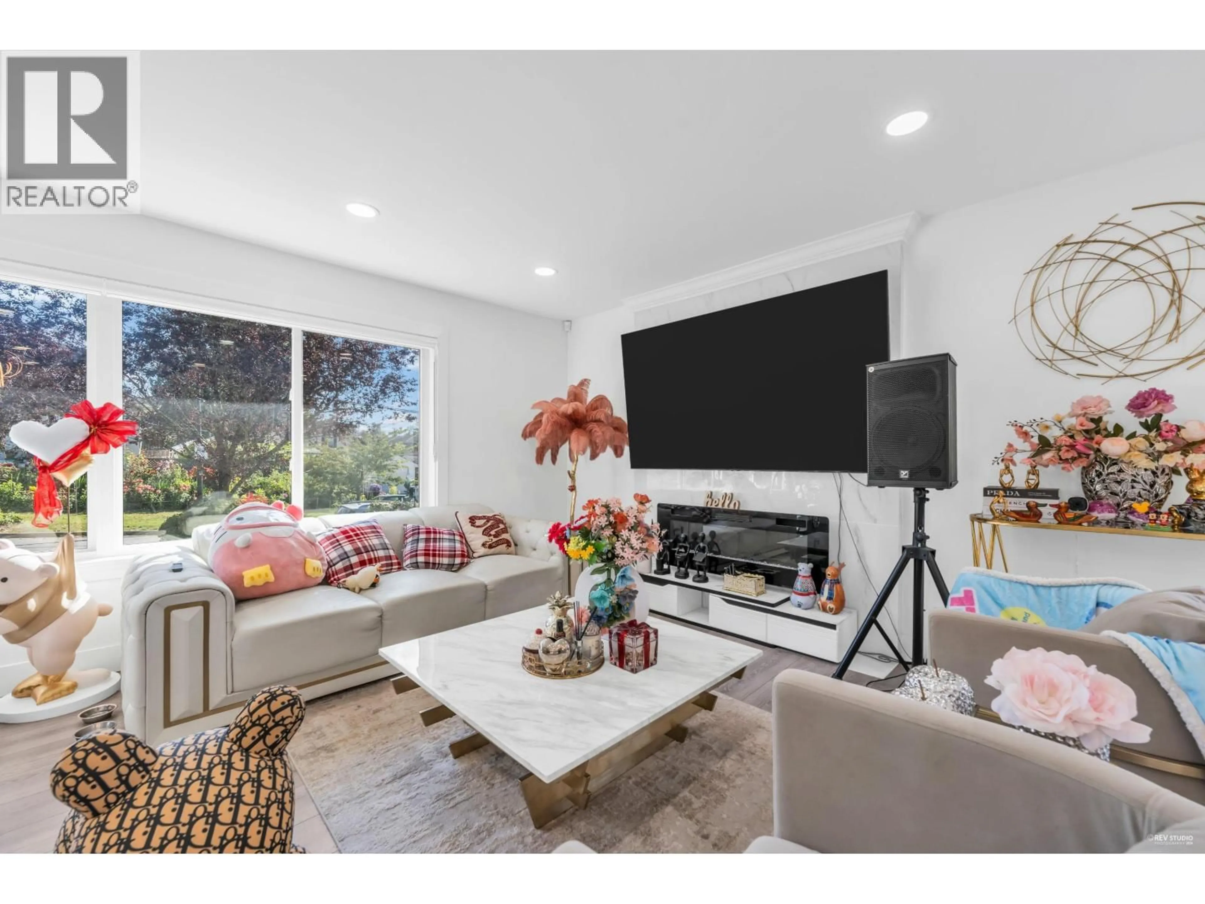 Unknown for 8025 BORDEN STREET, Vancouver British Columbia V5P3E6