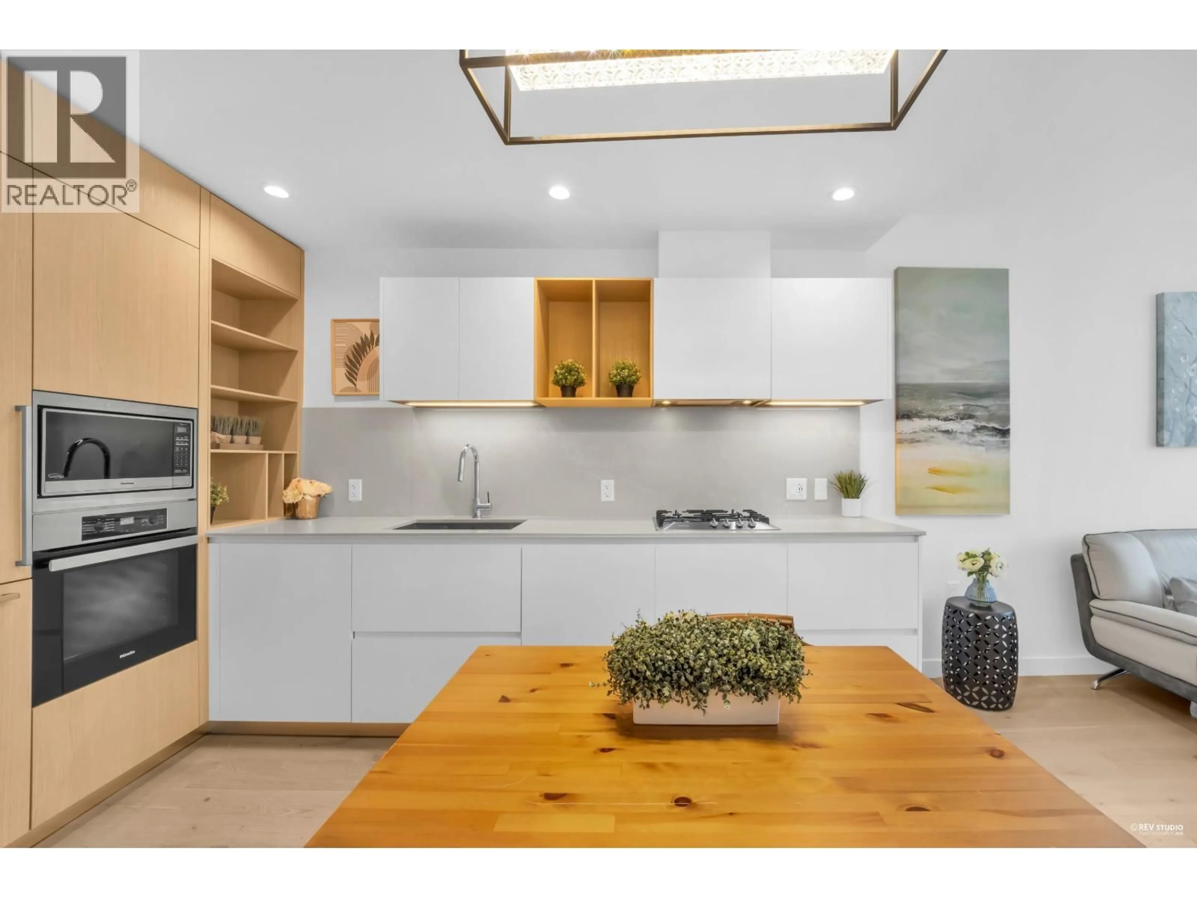 Contemporary kitchen, wood/laminate floor for 3303 - 6000 MCKAY AVENUE, Burnaby British Columbia V5H0K2