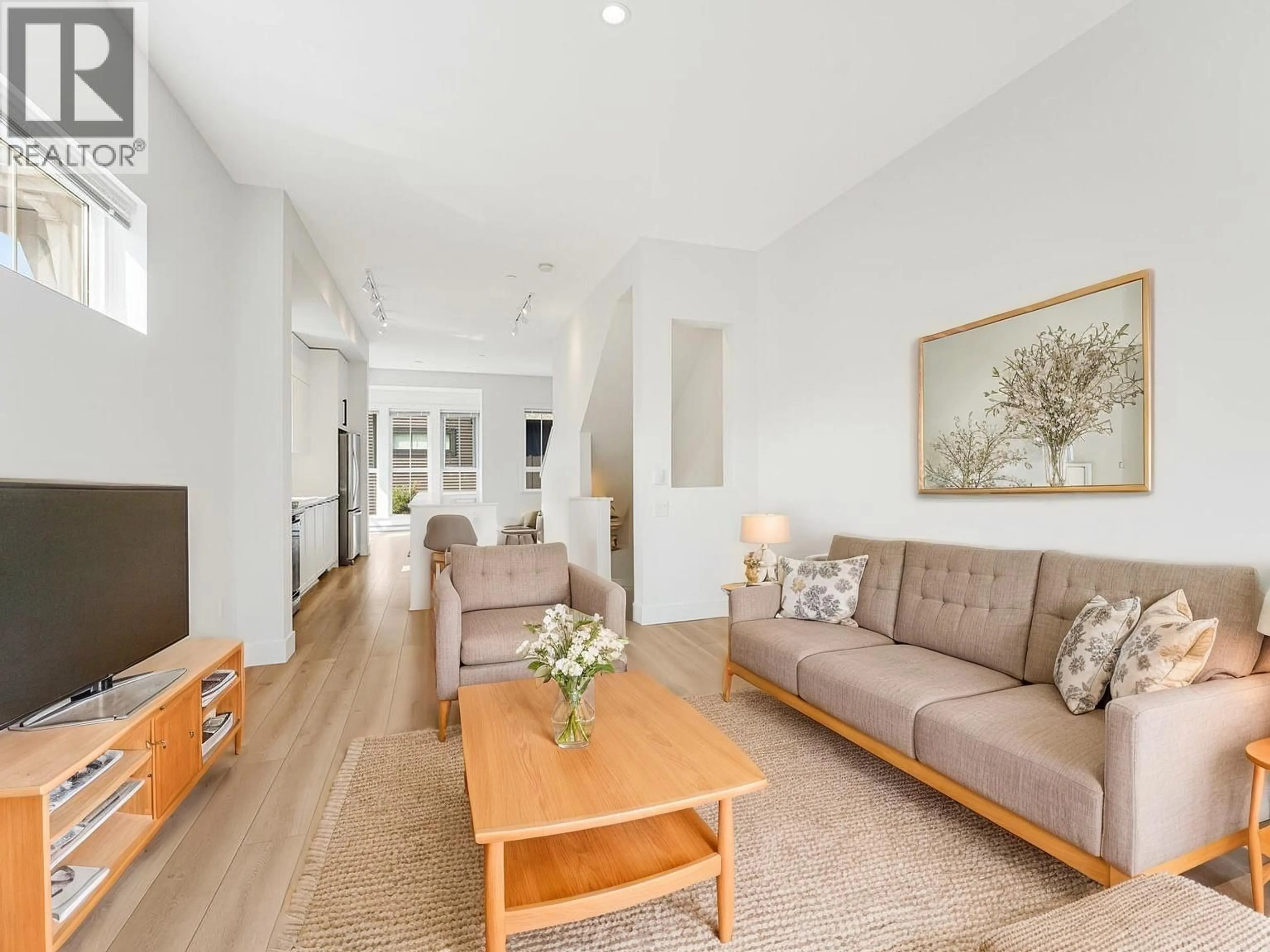 Living room with furniture, unknown for 34 - 4726 ORCA WAY, Tsawwassen British Columbia V4M0E7