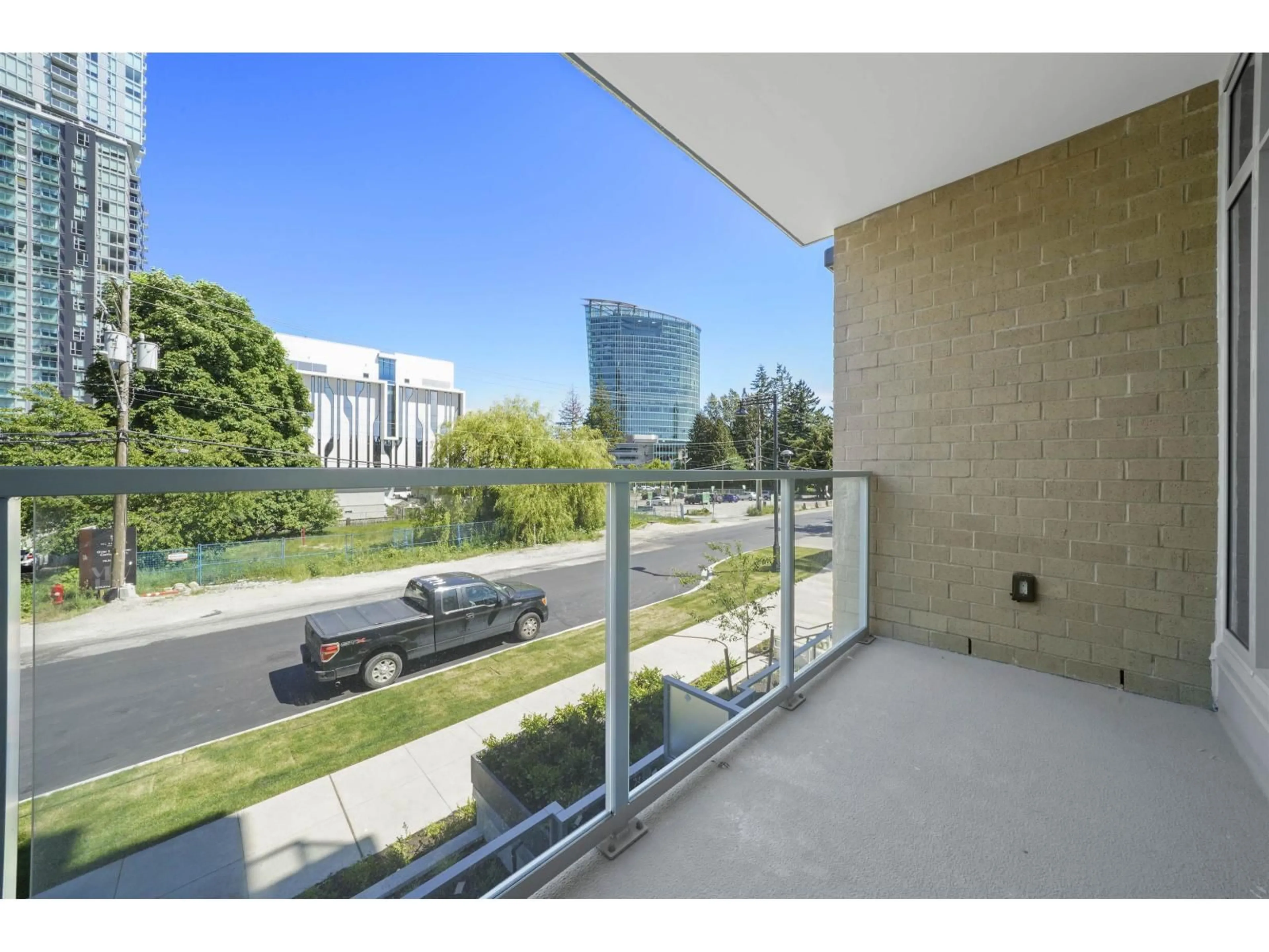 Balcony in the apartment, city buildings view from balcony for 8 - 13350 CENTRAL AVENUE, Surrey British Columbia V3T0S1
