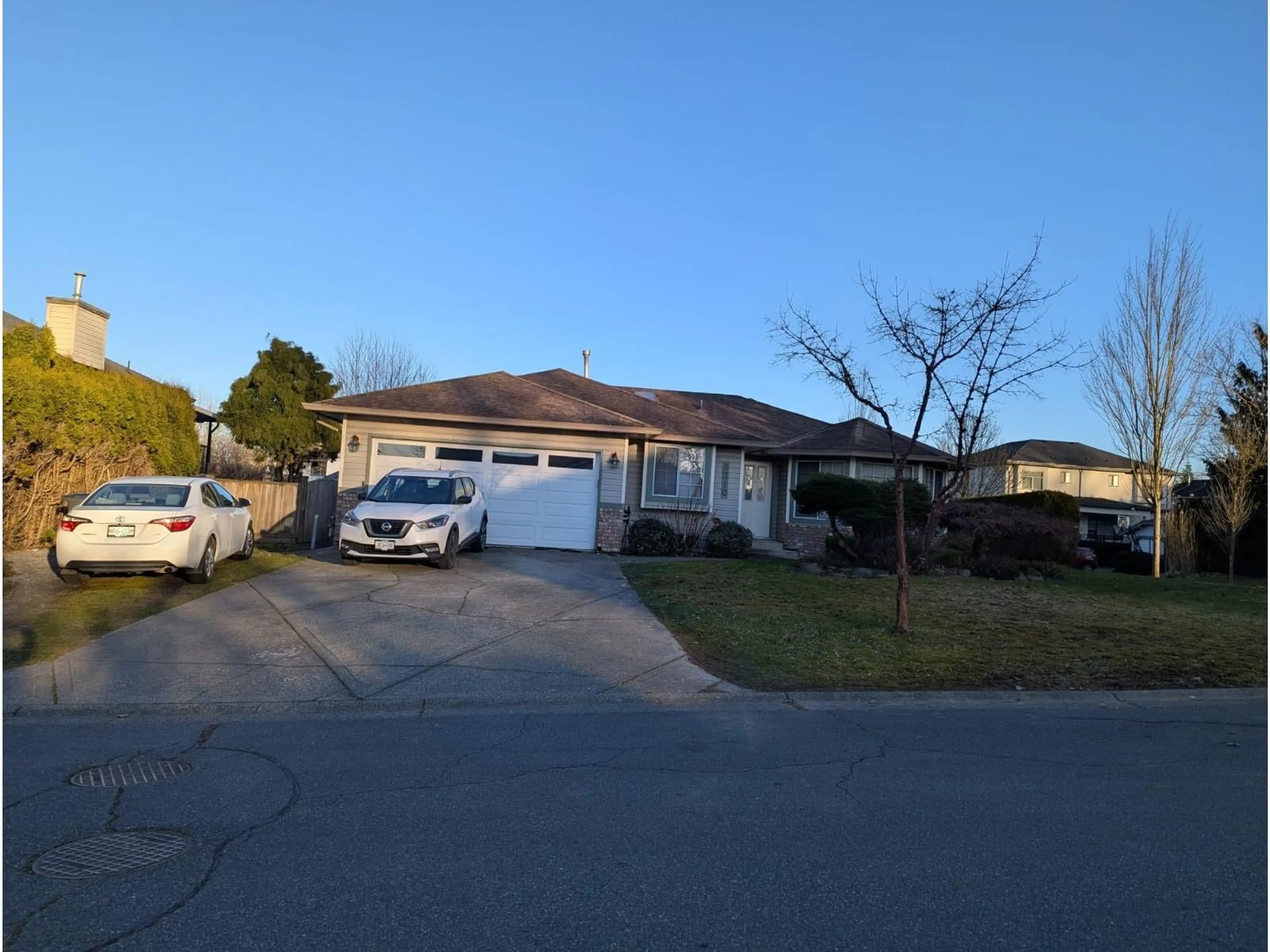 A pic from outside/outdoor area/front of a property/back of a property/a pic from drone, street for 6310 171 STREET, Surrey British Columbia V3S7K4