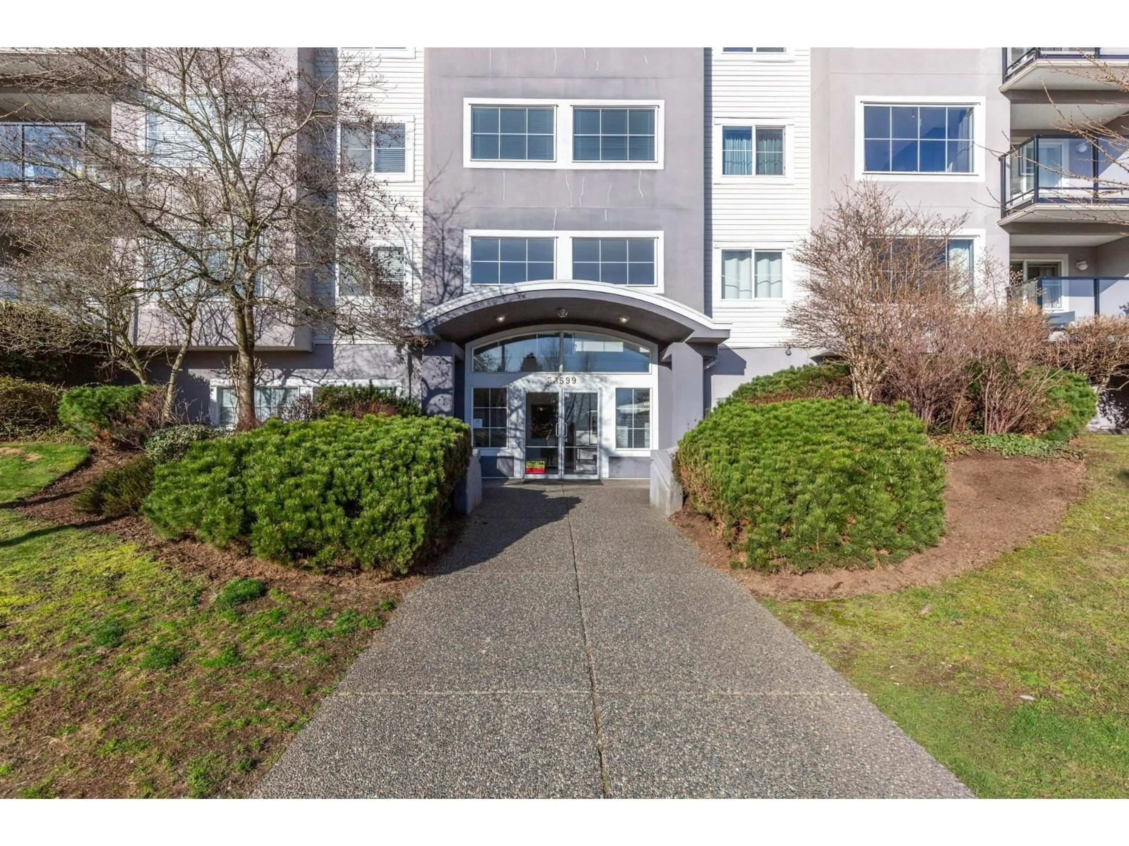 Indoor foyer for 208 - 33599 2 AVENUE, Mission British Columbia V2V6J3