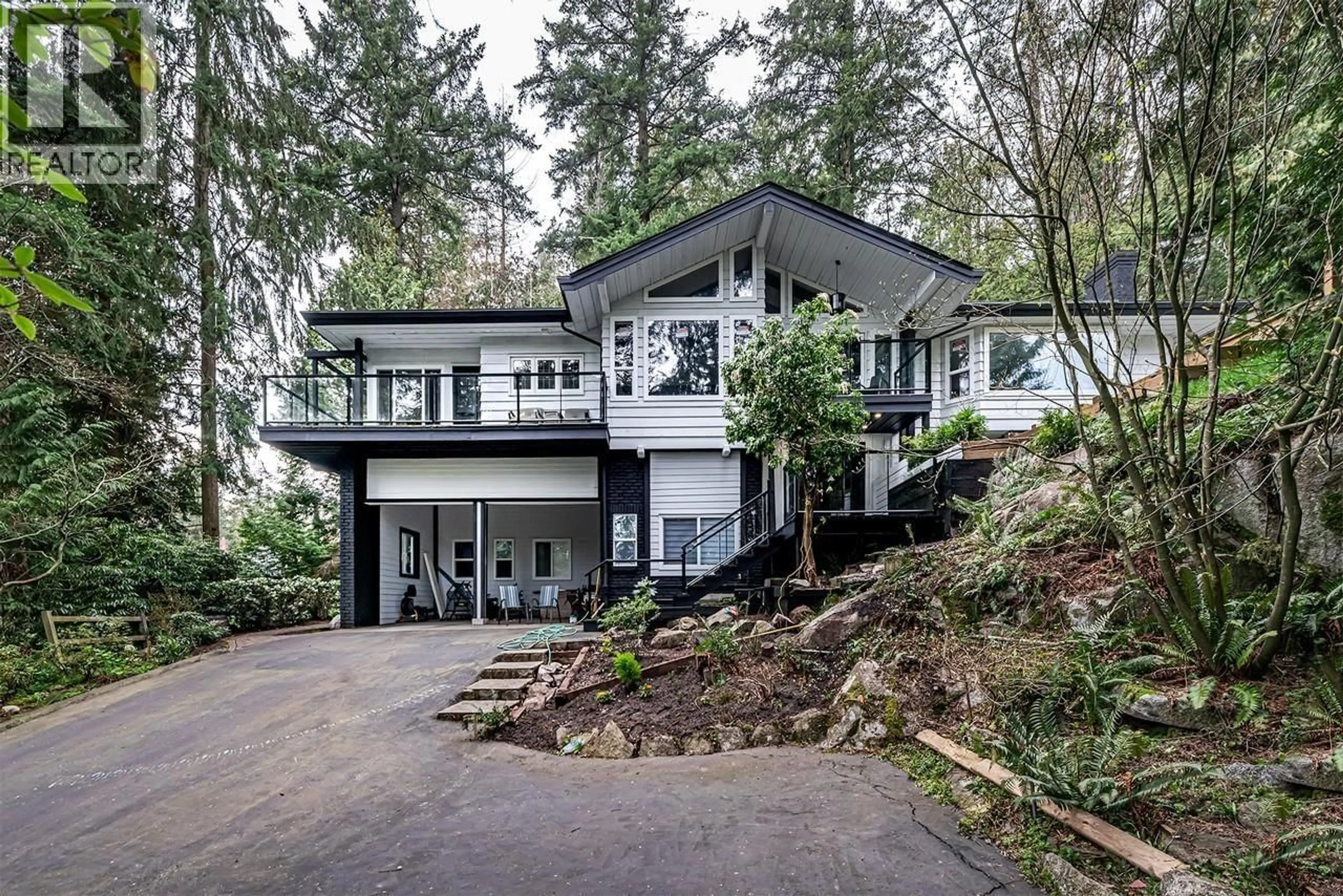 Home with vinyl exterior material, mountain view for 4621 CAULFEILD DRIVE, West Vancouver British Columbia V7W1E9