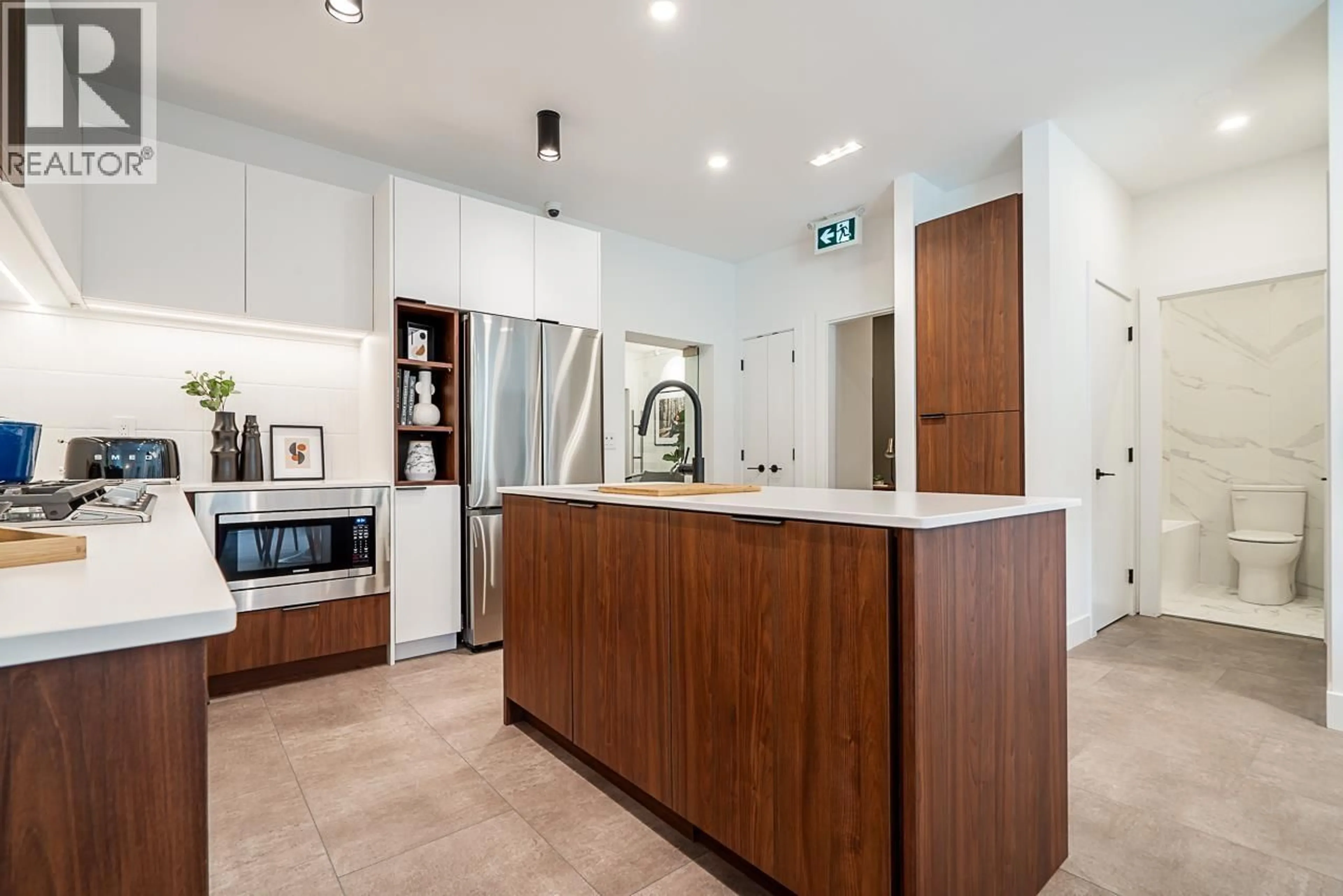 Contemporary kitchen, ceramic/tile floor for 411 - 623 KEMSLEY AVENUE, Coquitlam British Columbia V3J3Z4