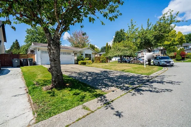 6697 141A STREET, Surrey 3