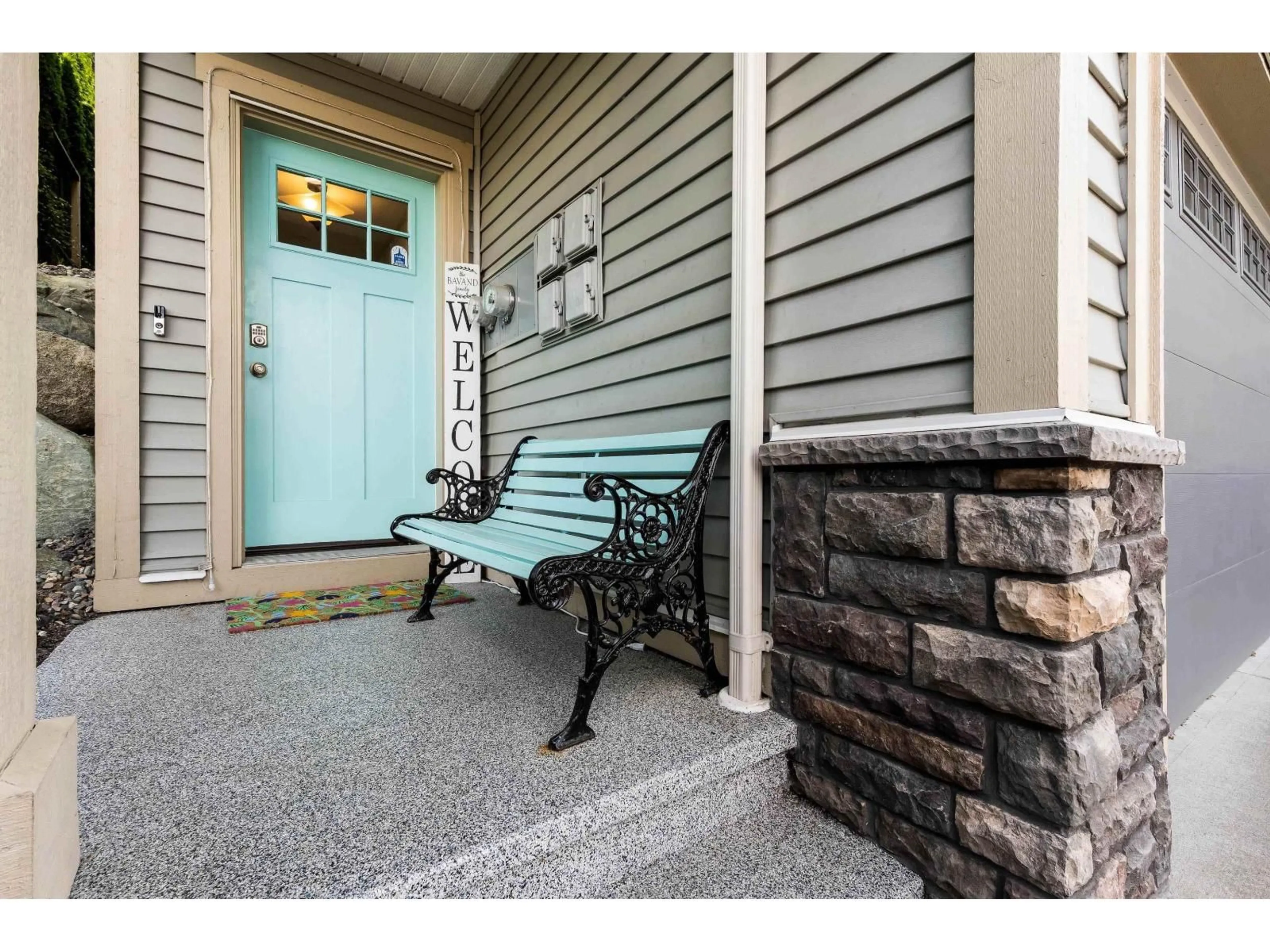 Indoor entryway for 2 - 5257 MARKEL DRIVE, Chilliwack British Columbia V2R5R9