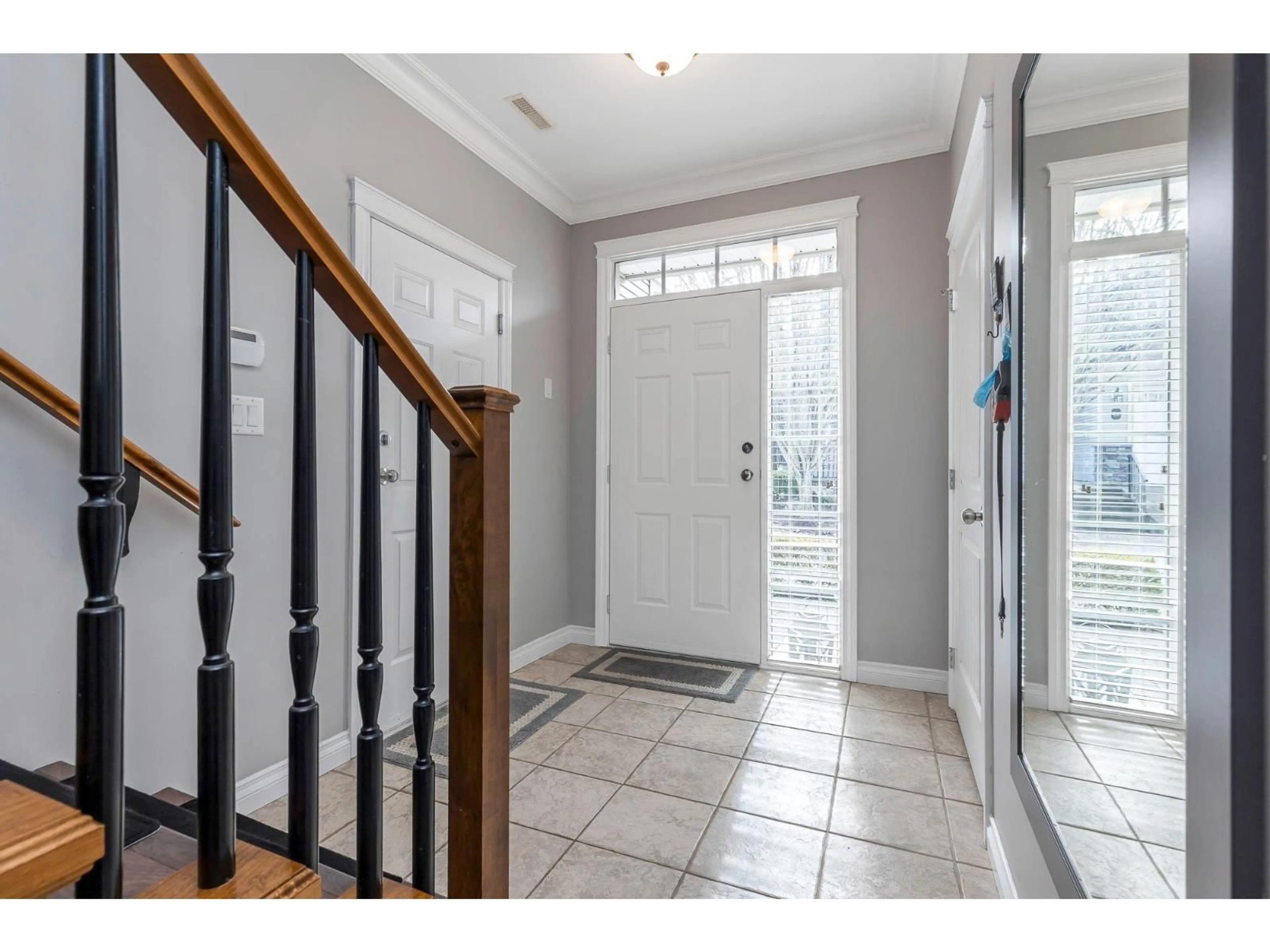 Indoor entryway for 66 - 36260 MCKEE ROAD, Abbotsford British Columbia V3G0A9