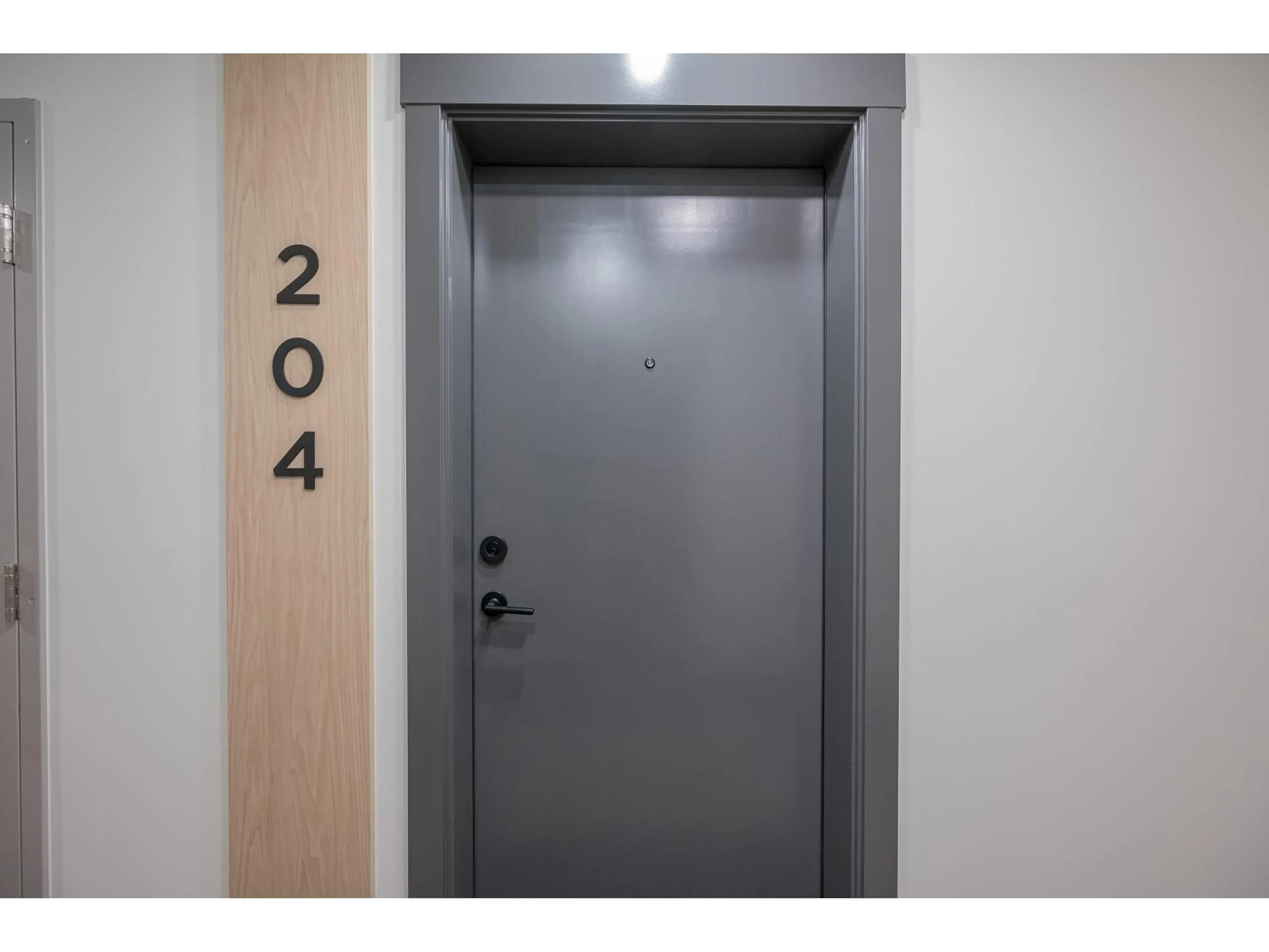 Indoor foyer for 204 - 27215 ALDERGROVE TOWN CENTRE DRIVE, Langley British Columbia V4W0E3