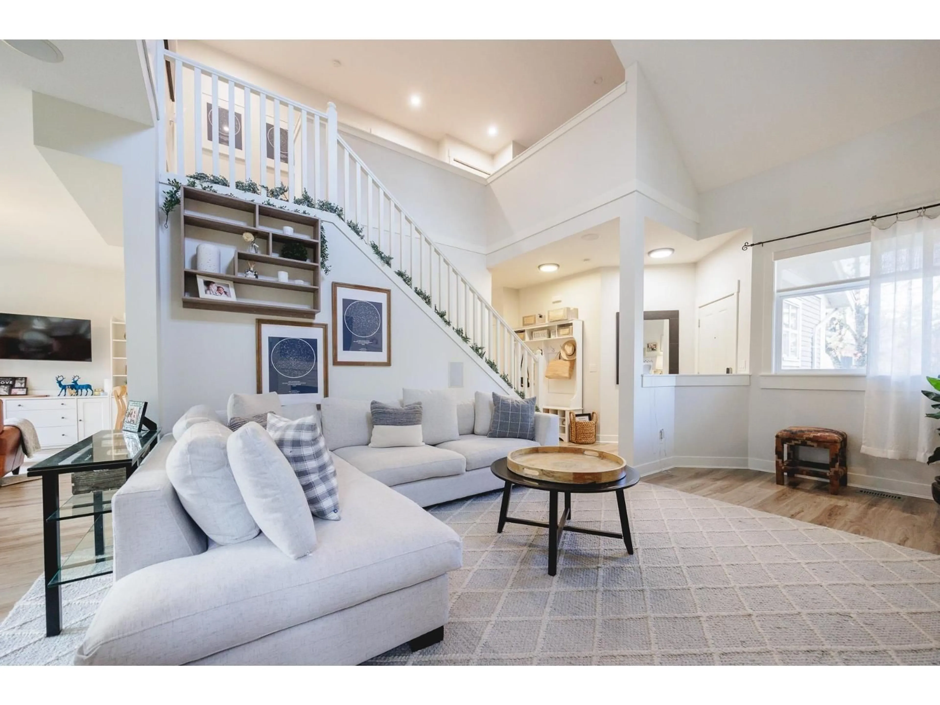 Living room with furniture, unknown for 32 - 15237 36 AVENUE, Surrey British Columbia V3Z0Y4