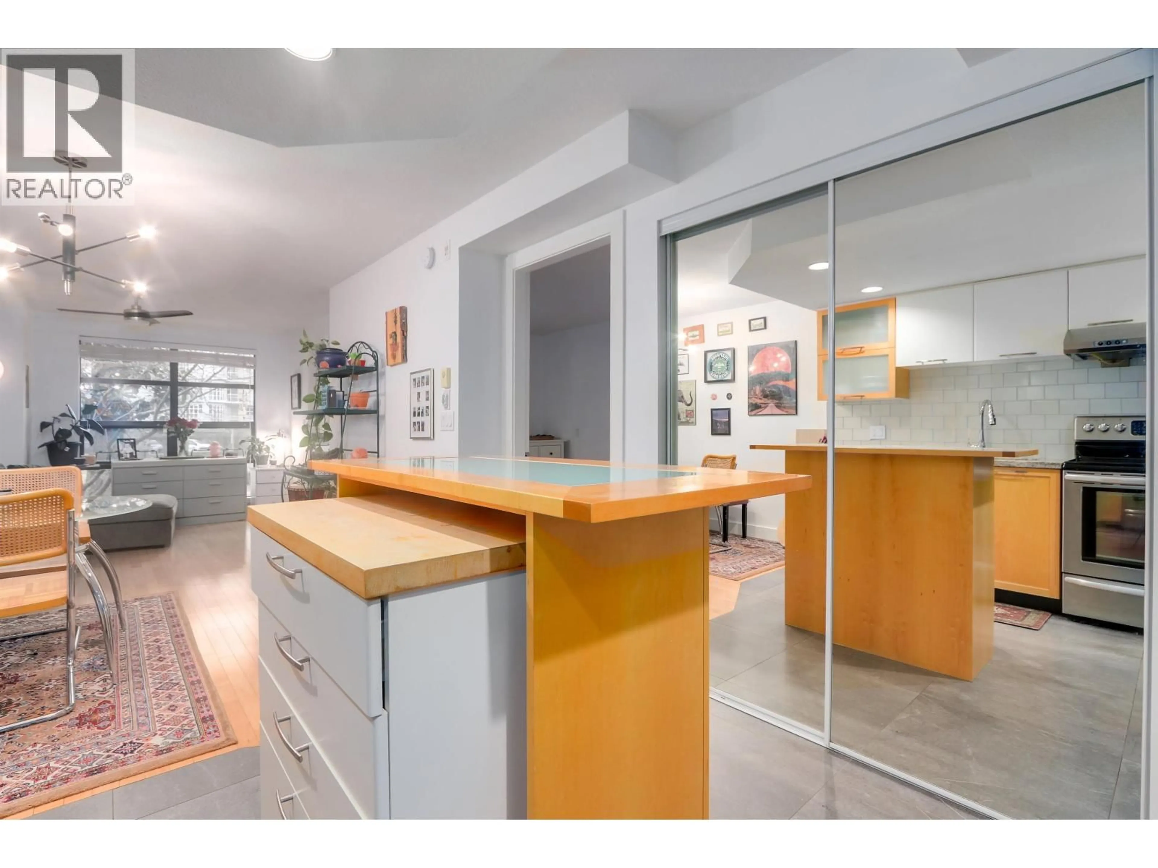 Unknown for 206 - 2137 10TH AVENUE, Vancouver British Columbia V6K4W4