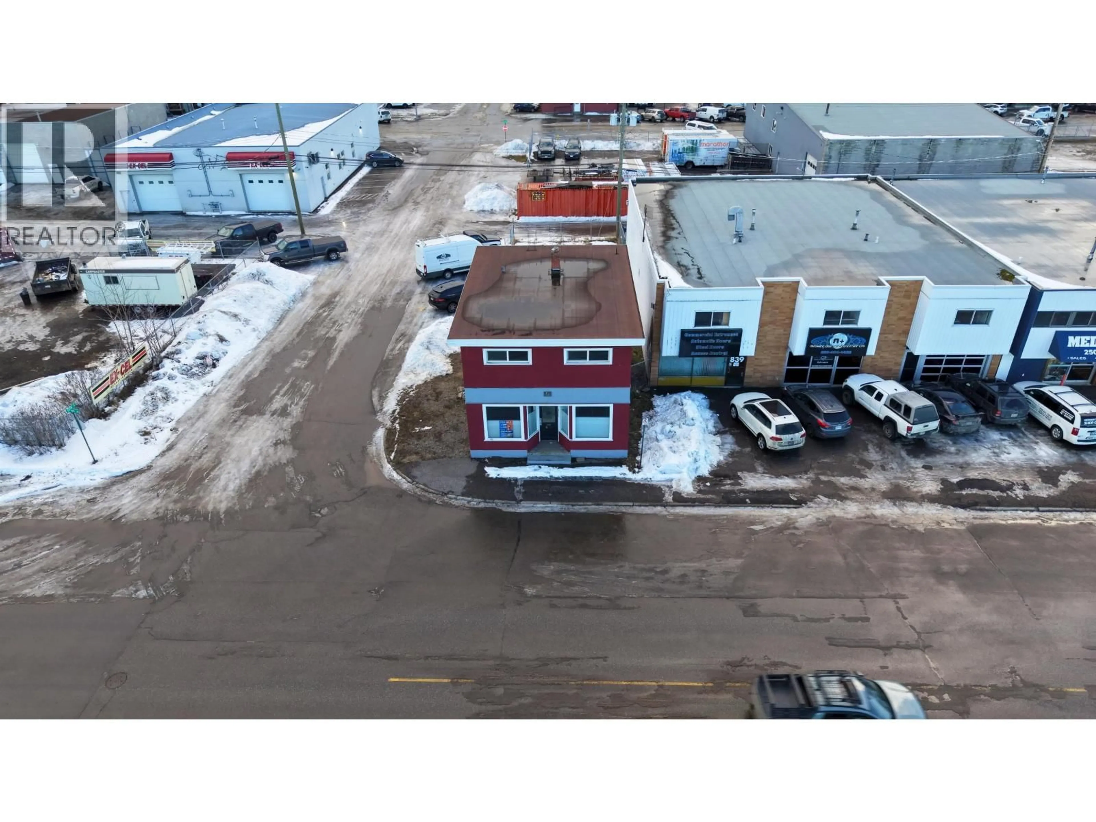 A pic from outside/outdoor area/front of a property/back of a property/a pic from drone, building for 825 2ND AVENUE, Prince George British Columbia V2L3A6