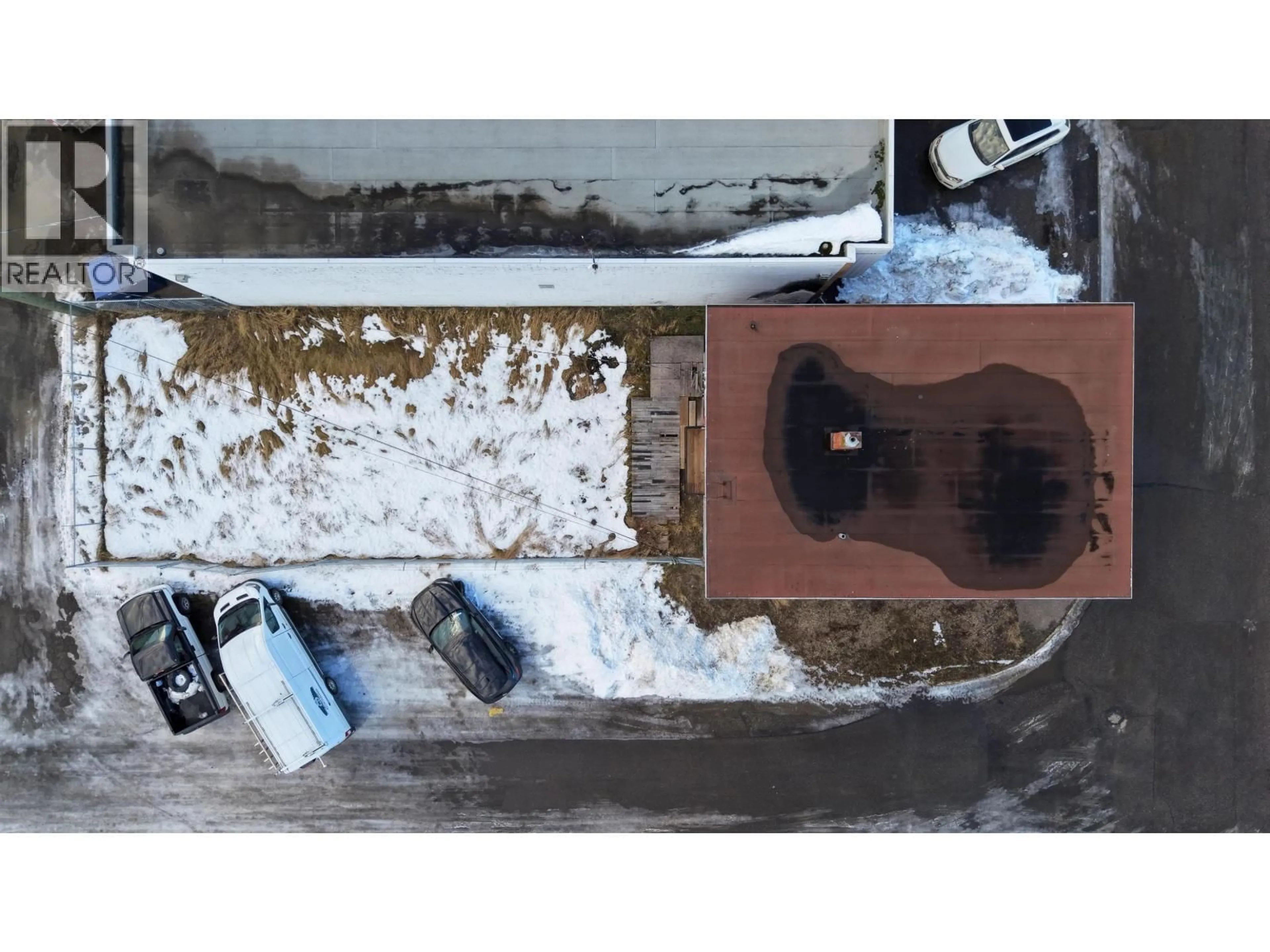 A pic from outside/outdoor area/front of a property/back of a property/a pic from drone, street for 825 2ND AVENUE, Prince George British Columbia V2L3A6