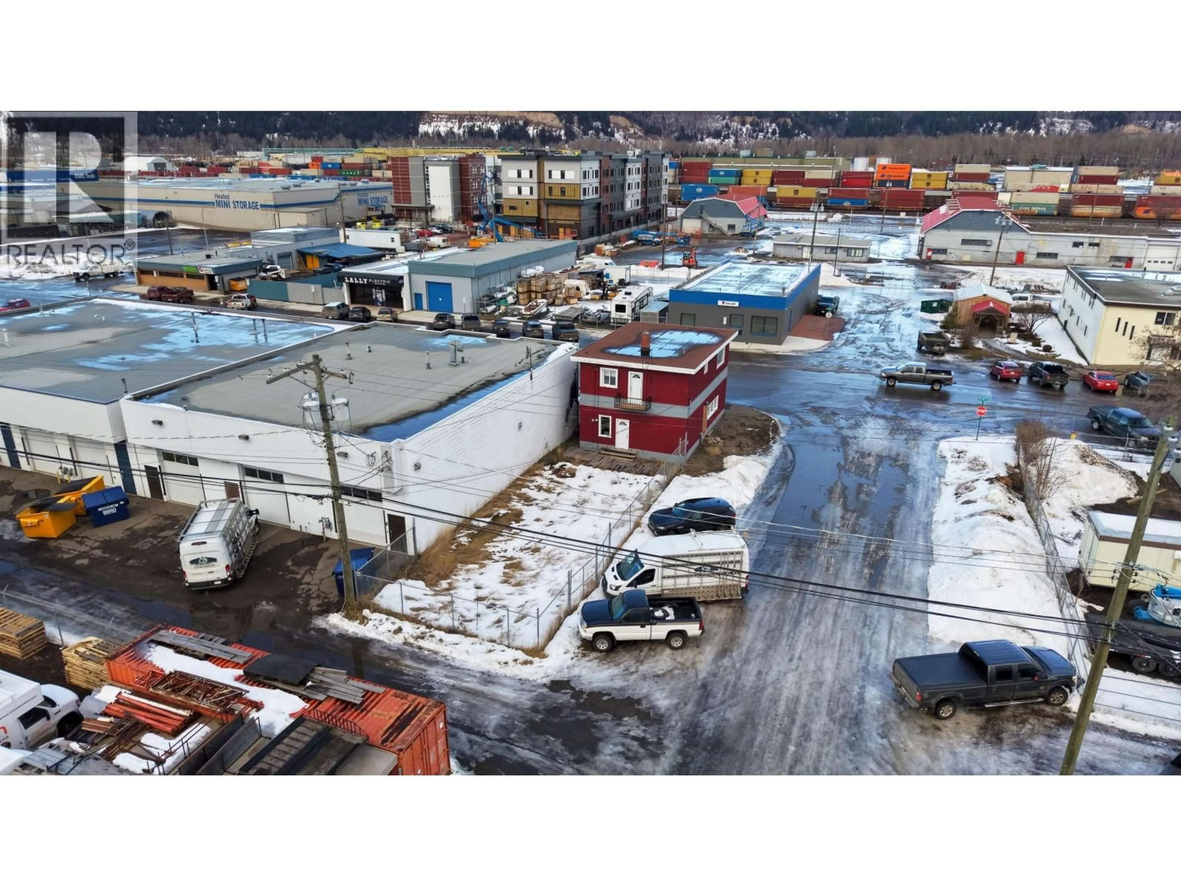 A pic from outside/outdoor area/front of a property/back of a property/a pic from drone, building for 825 2ND AVENUE, Prince George British Columbia V2L3A6
