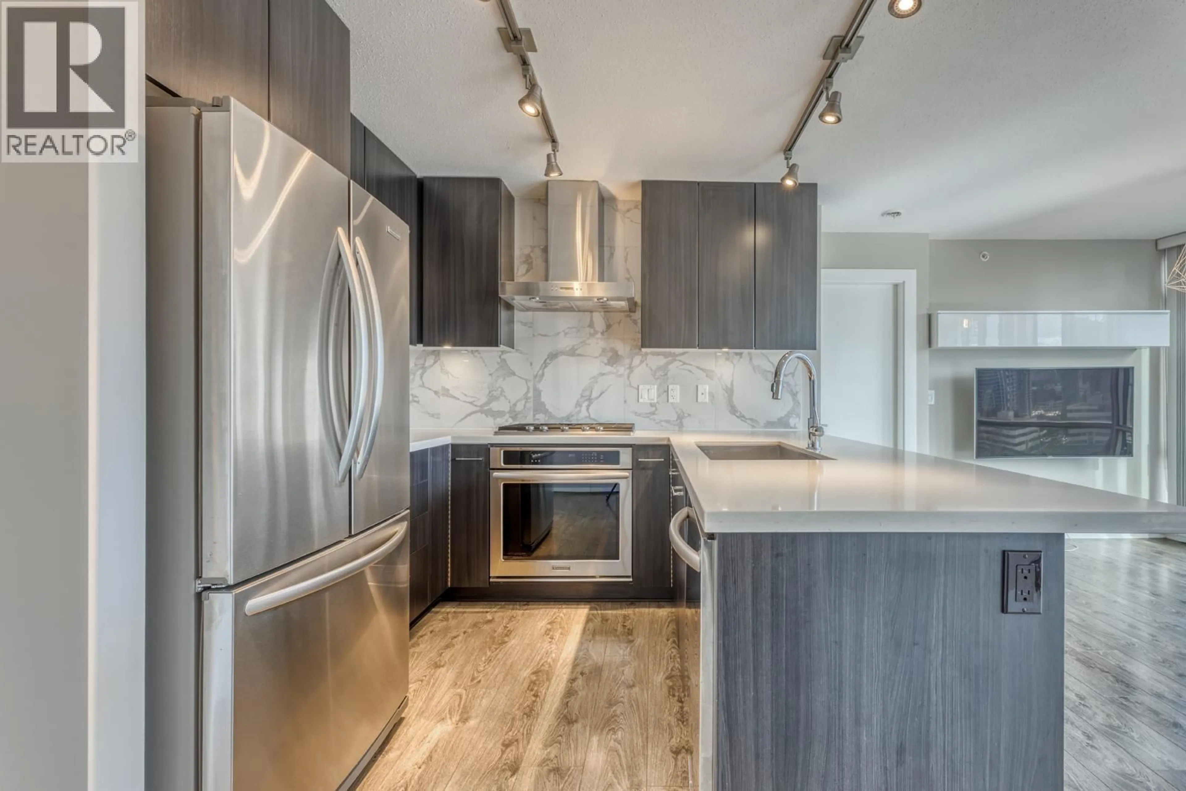 Contemporary kitchen, unknown for 1008 - 4189 HALIFAX STREET, Burnaby British Columbia V5C0H9