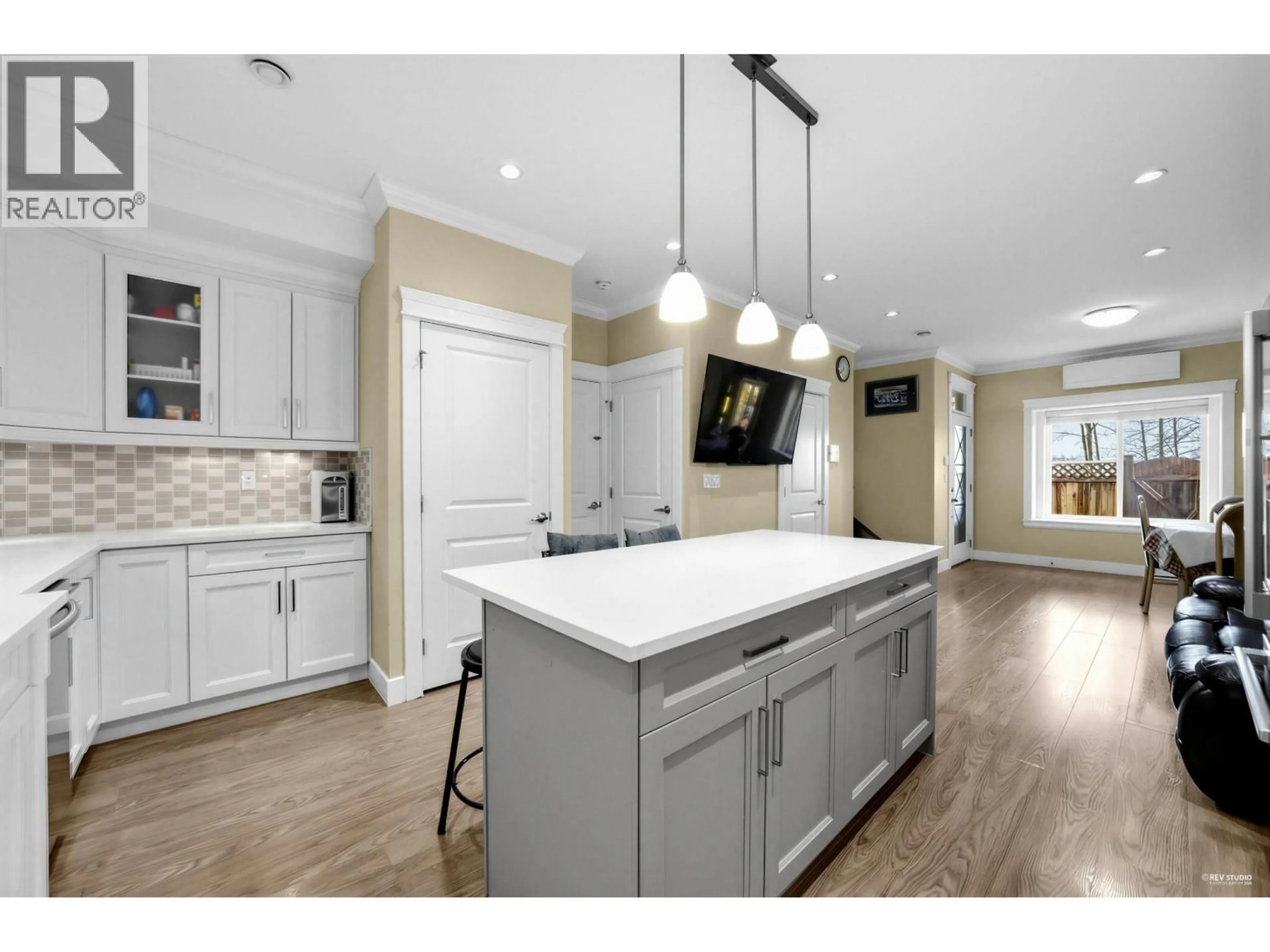 Open concept kitchen, ceramic/tile floor for 6050 HARDWICK STREET, Burnaby British Columbia V5G1R6