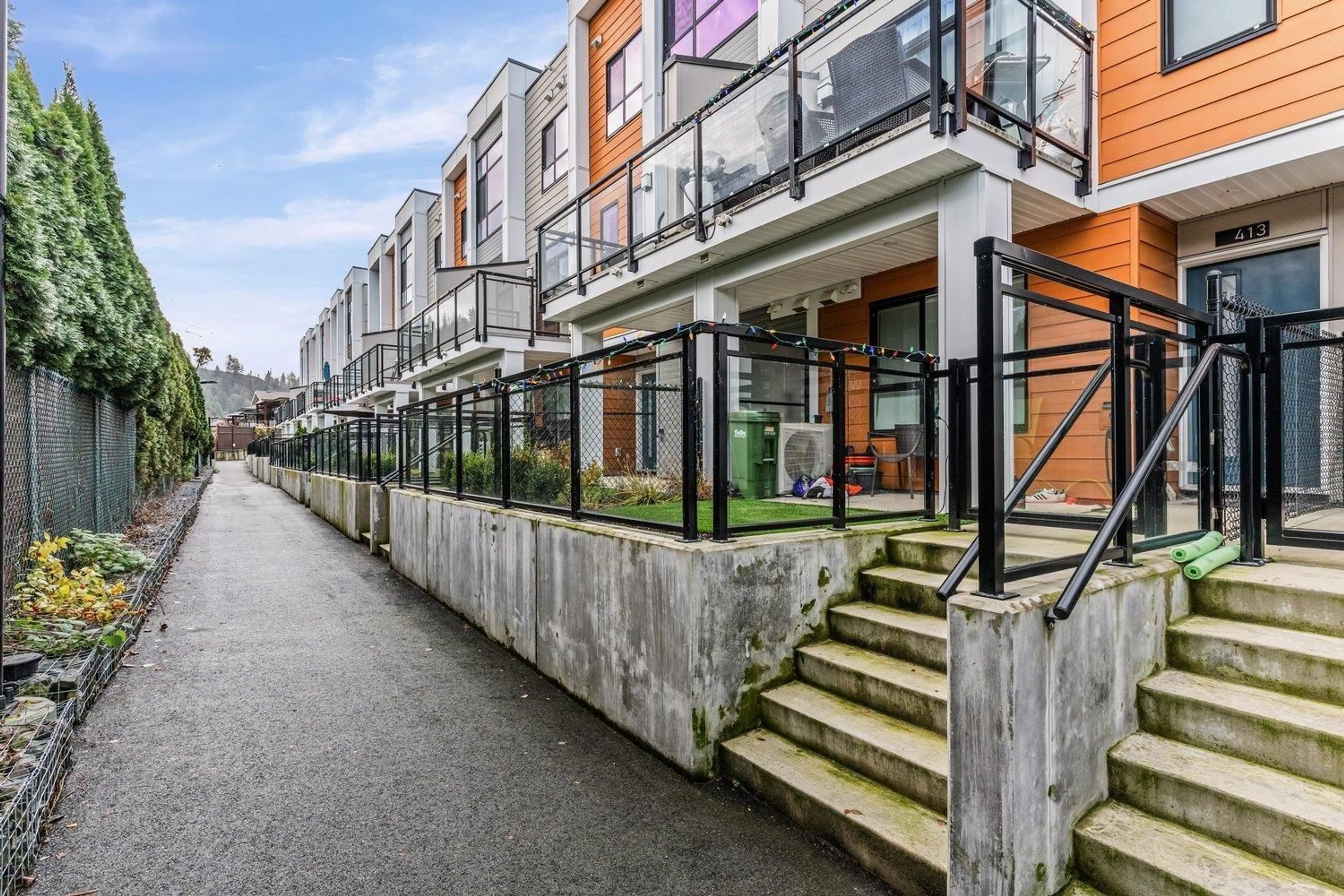 Patio, street for 413 - 46150 THOMAS ROAD, Chilliwack British Columbia V2R6B3