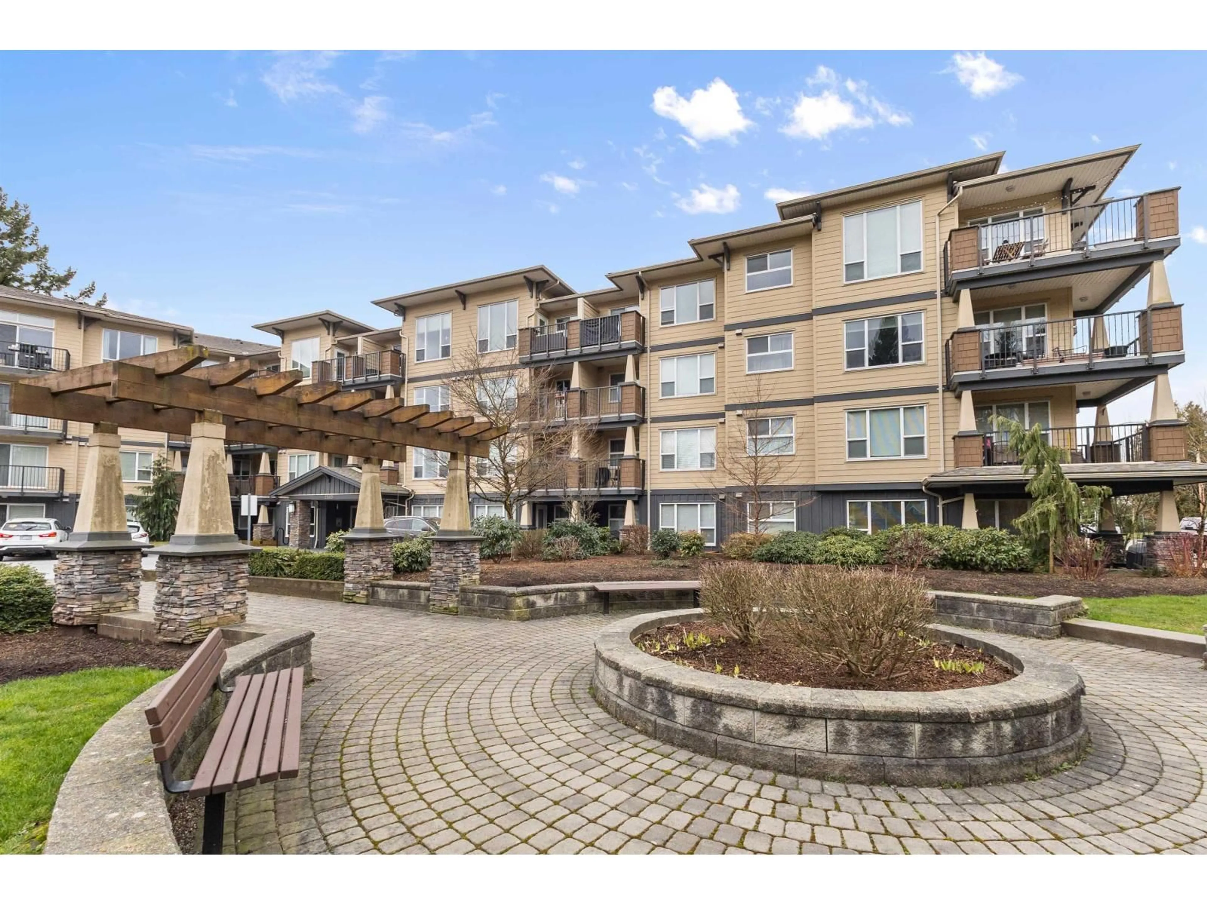 Patio, unknown for 321 - 2565 CAMPBELL AVENUE, Abbotsford British Columbia V2S0E3