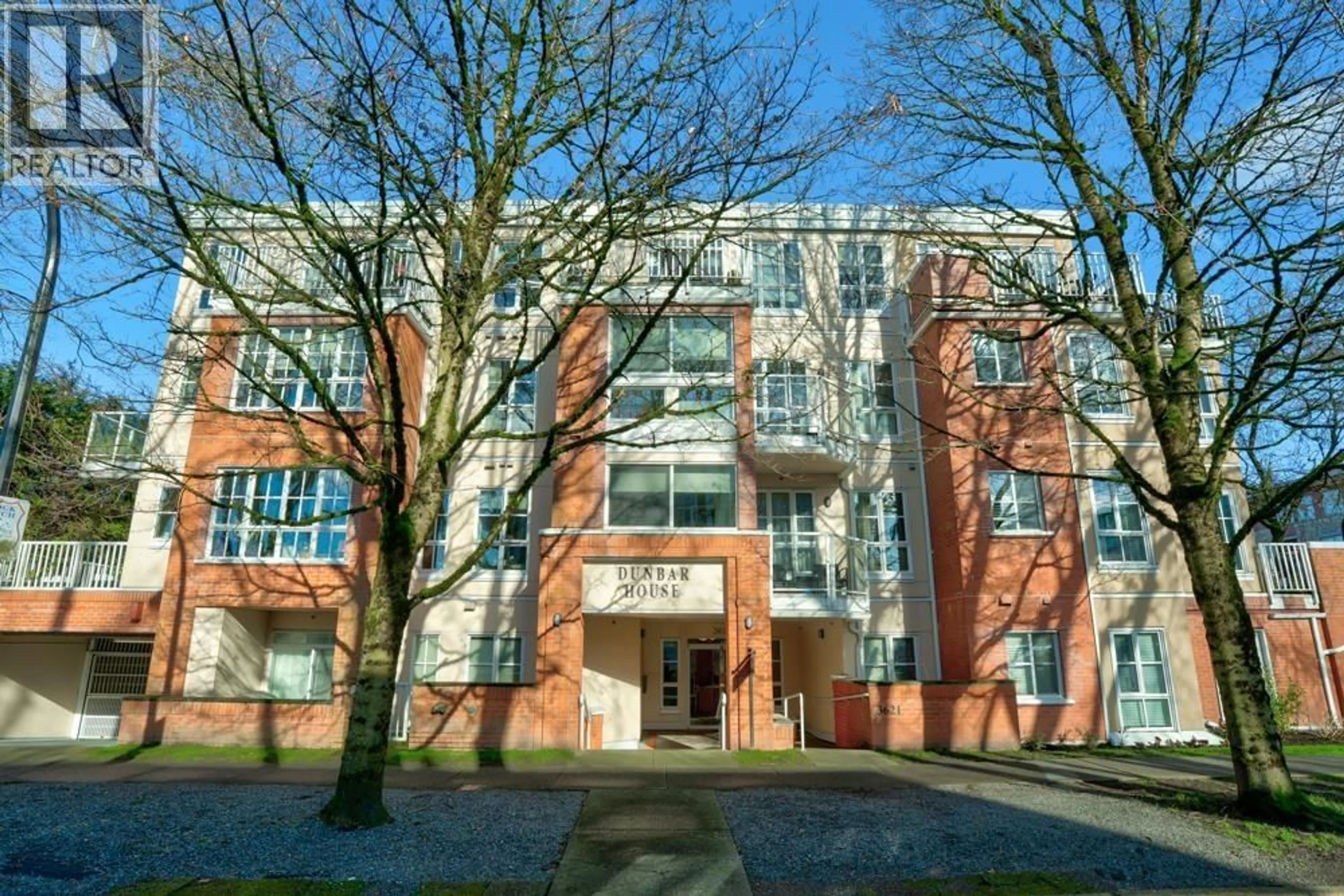 Indoor foyer for 402 - 3621 26TH AVENUE, Vancouver British Columbia V6S1P2