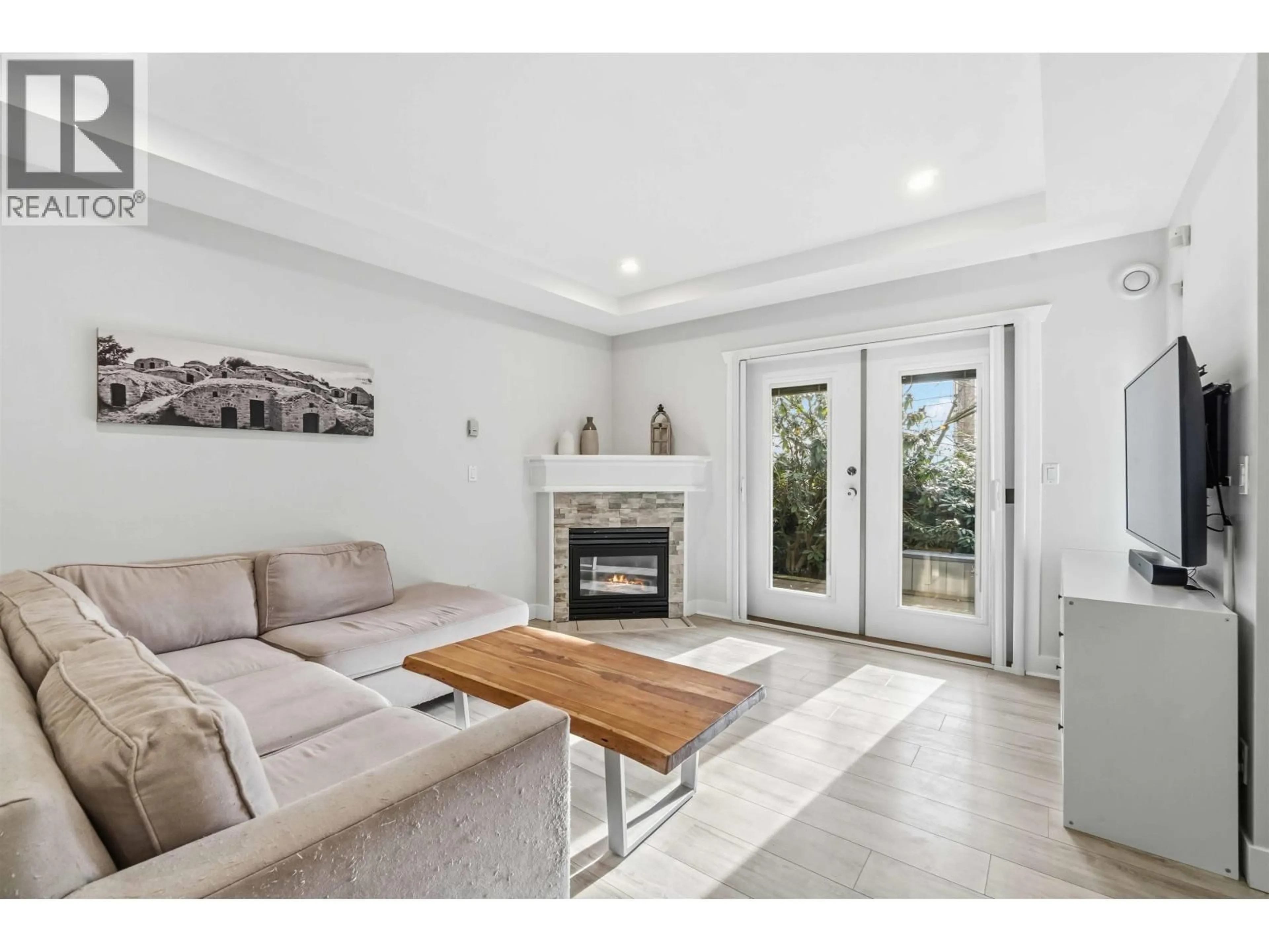 Living room with furniture, unknown for 104 - 1423 BRUNETTE AVENUE, Coquitlam British Columbia V3K7A2