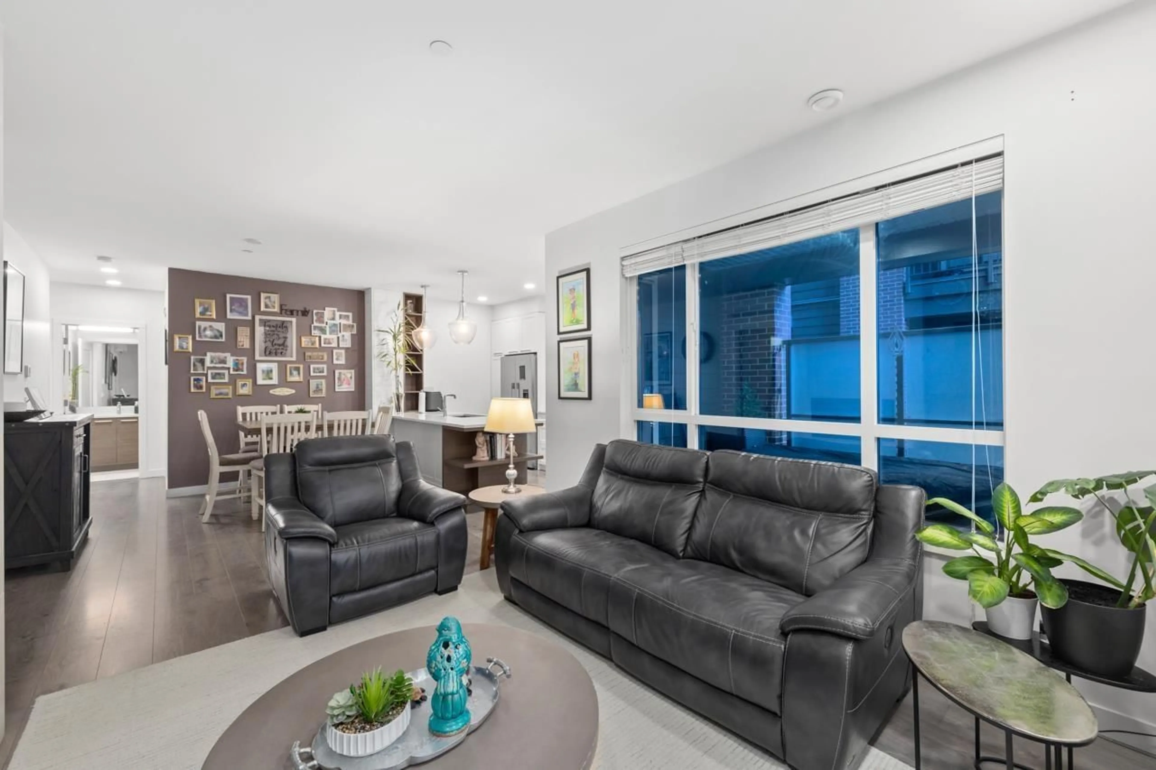 Living room with furniture, unknown for 110 - 33540 MAYFAIR AVENUE, Abbotsford British Columbia V2S0J3