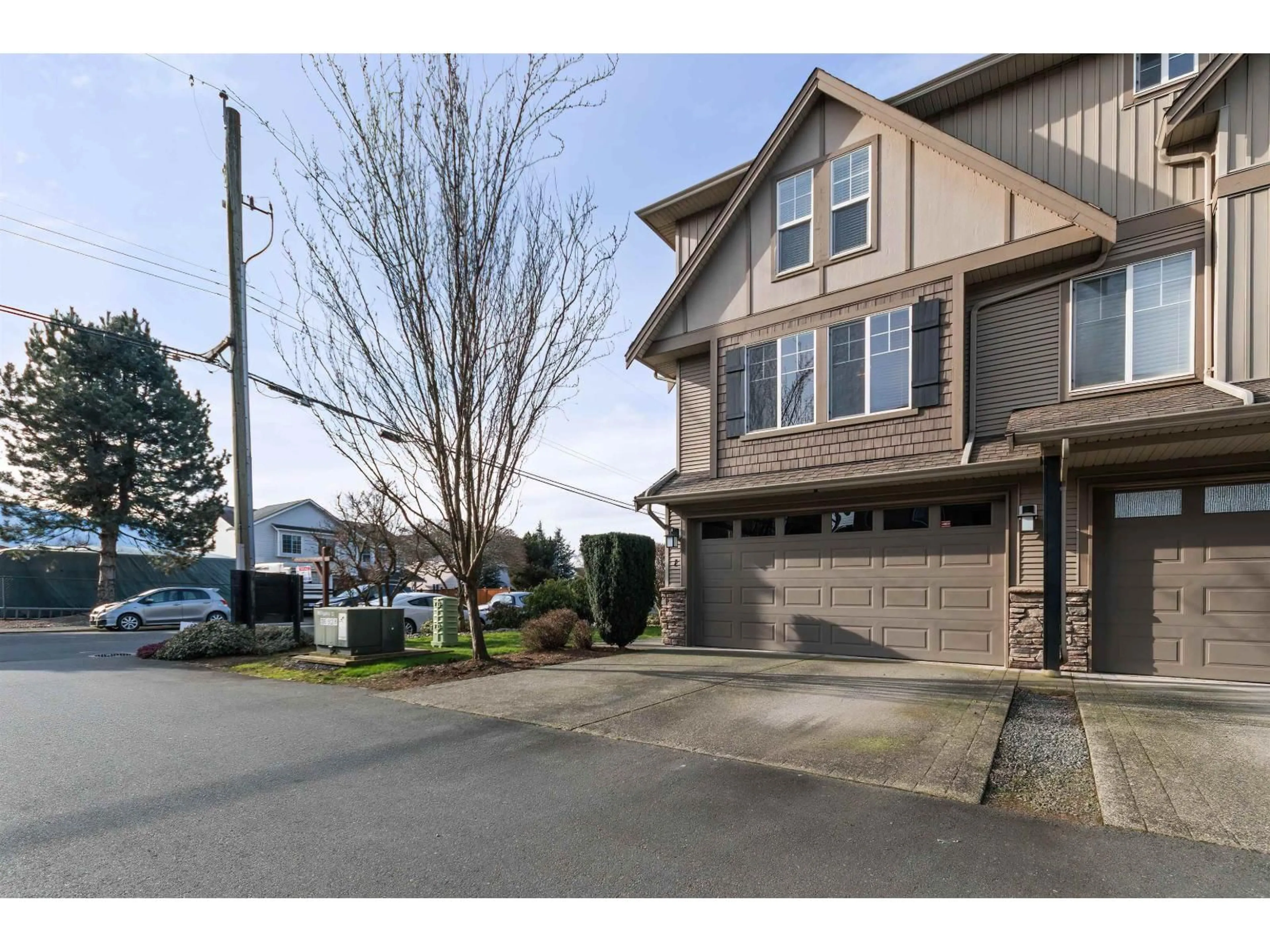 Unknown for 1 - 46321 CESSNA DRIVE, Chilliwack British Columbia V2P1A7