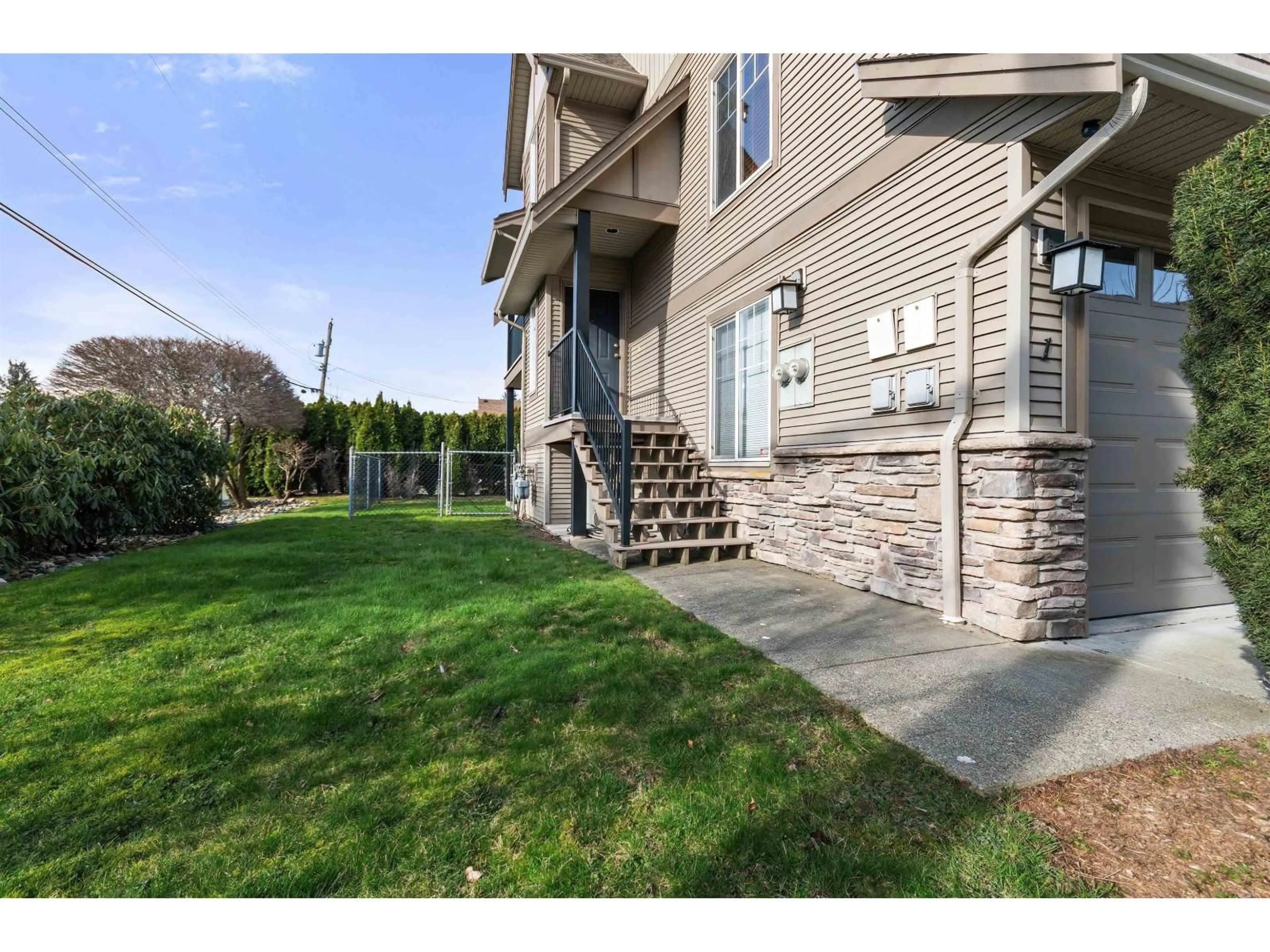 Unknown for 1 - 46321 CESSNA DRIVE, Chilliwack British Columbia V2P1A7