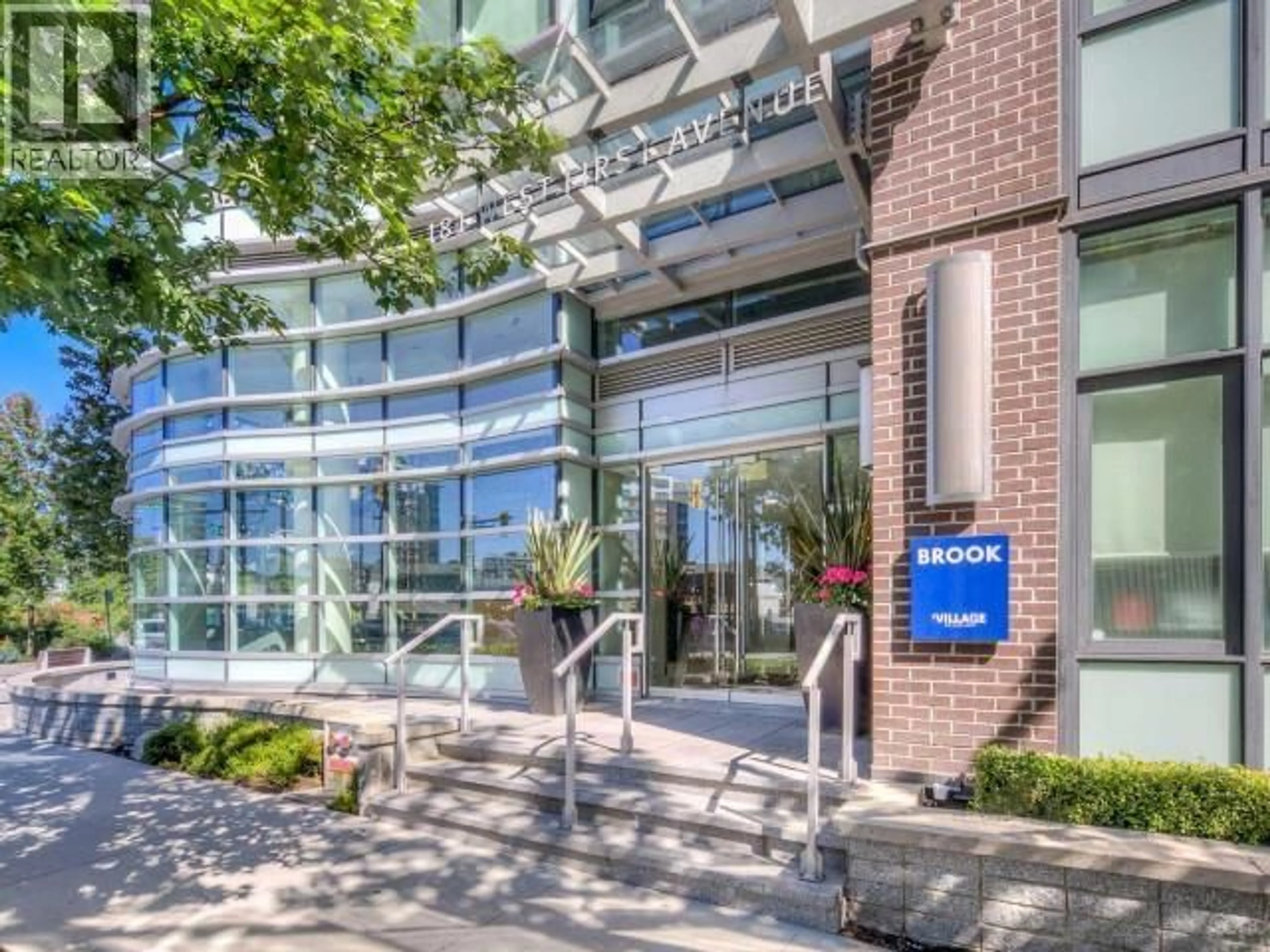 Indoor foyer for 1102 - 181 1ST AVENUE, Vancouver British Columbia V5Y0E3