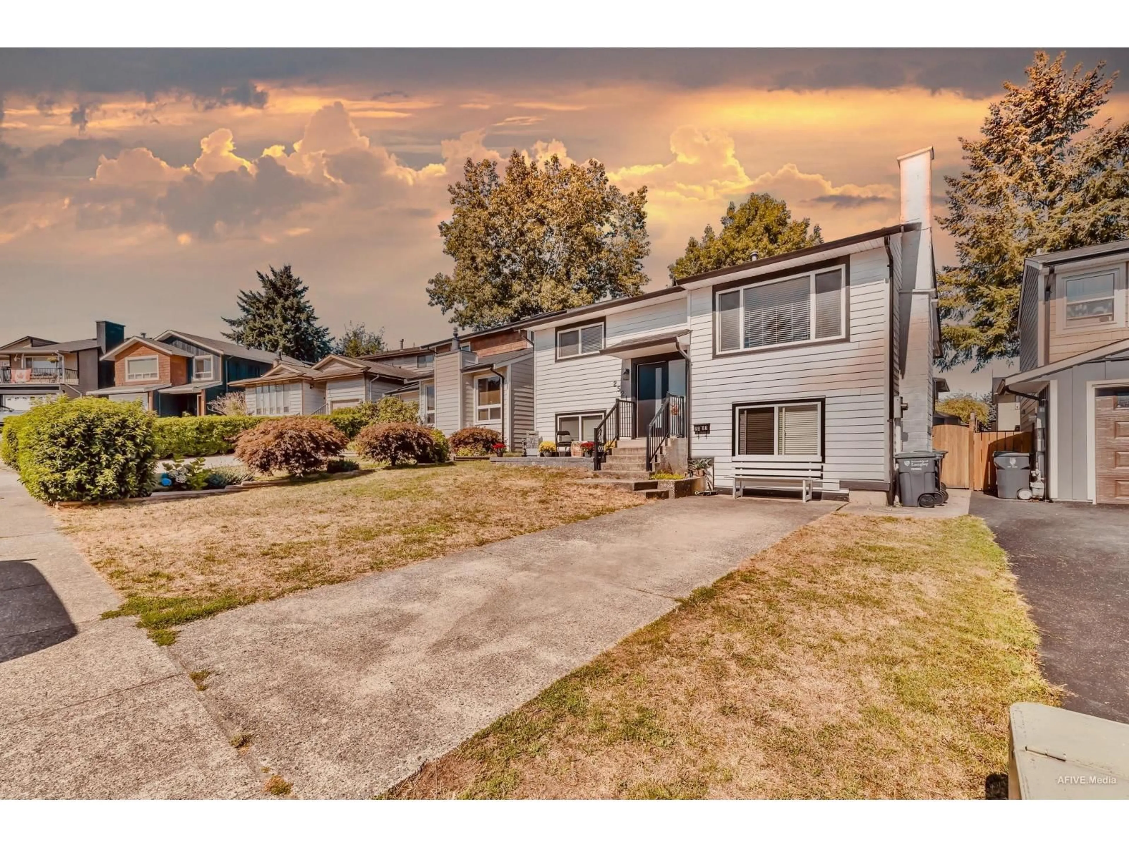 Unknown for 2521 WILDING CRESCENT, Langley British Columbia V2Y1C8