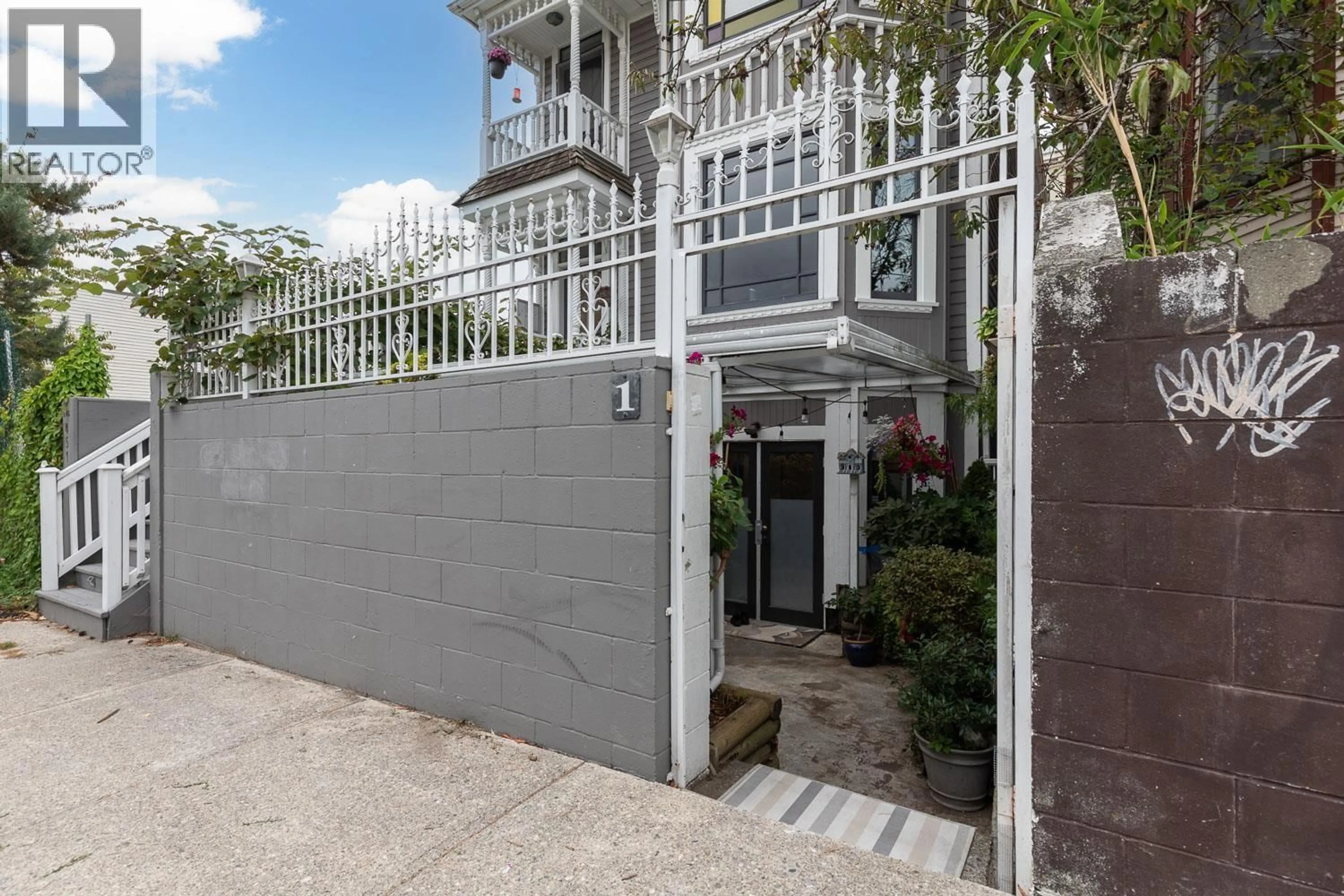 Unknown for 1 - 451 PENDER STREET, Vancouver British Columbia V6A1V2