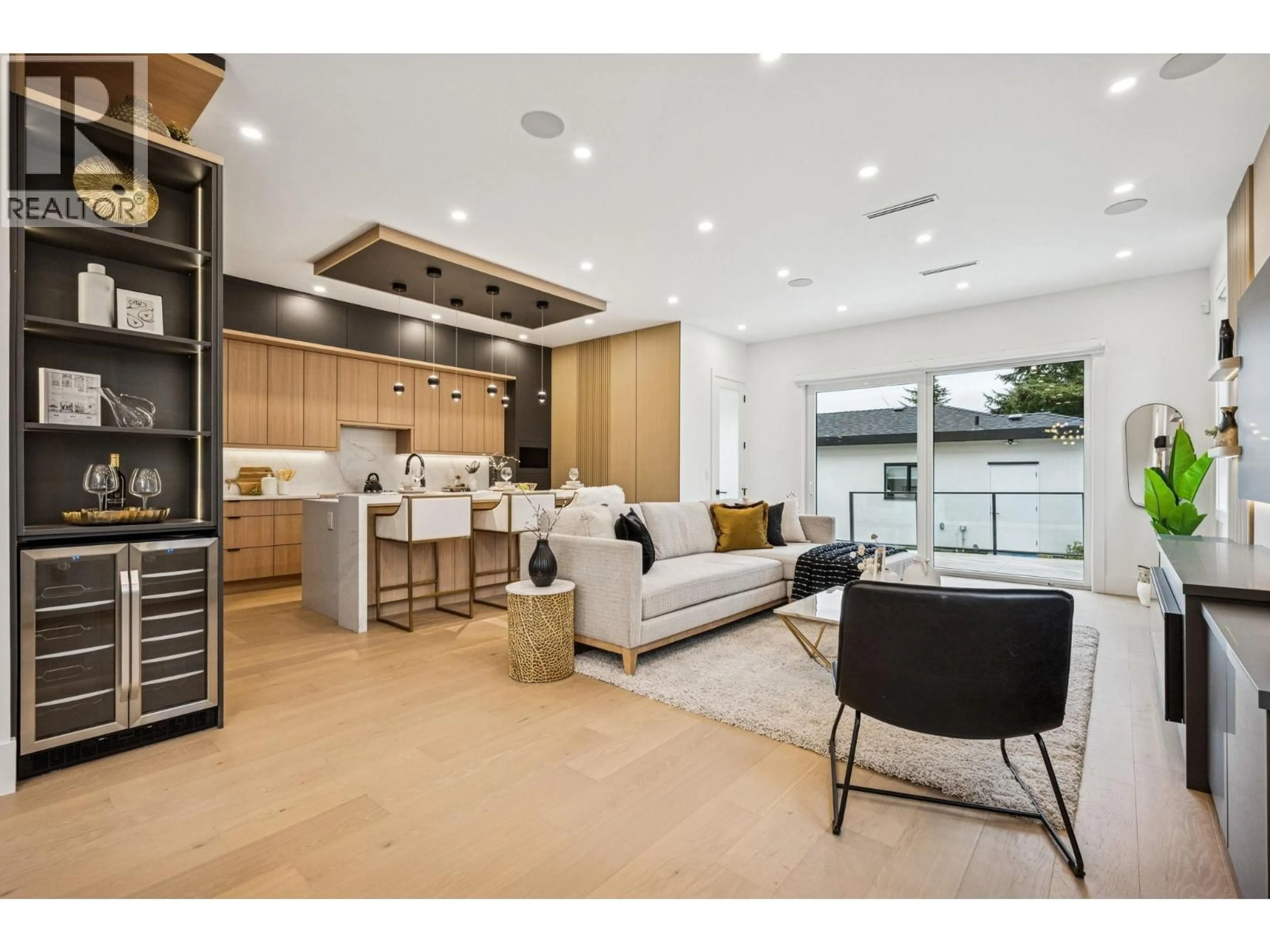 Open concept kitchen, unknown for 1 - 6362 CURTIS STREET, Burnaby British Columbia V5B2A5