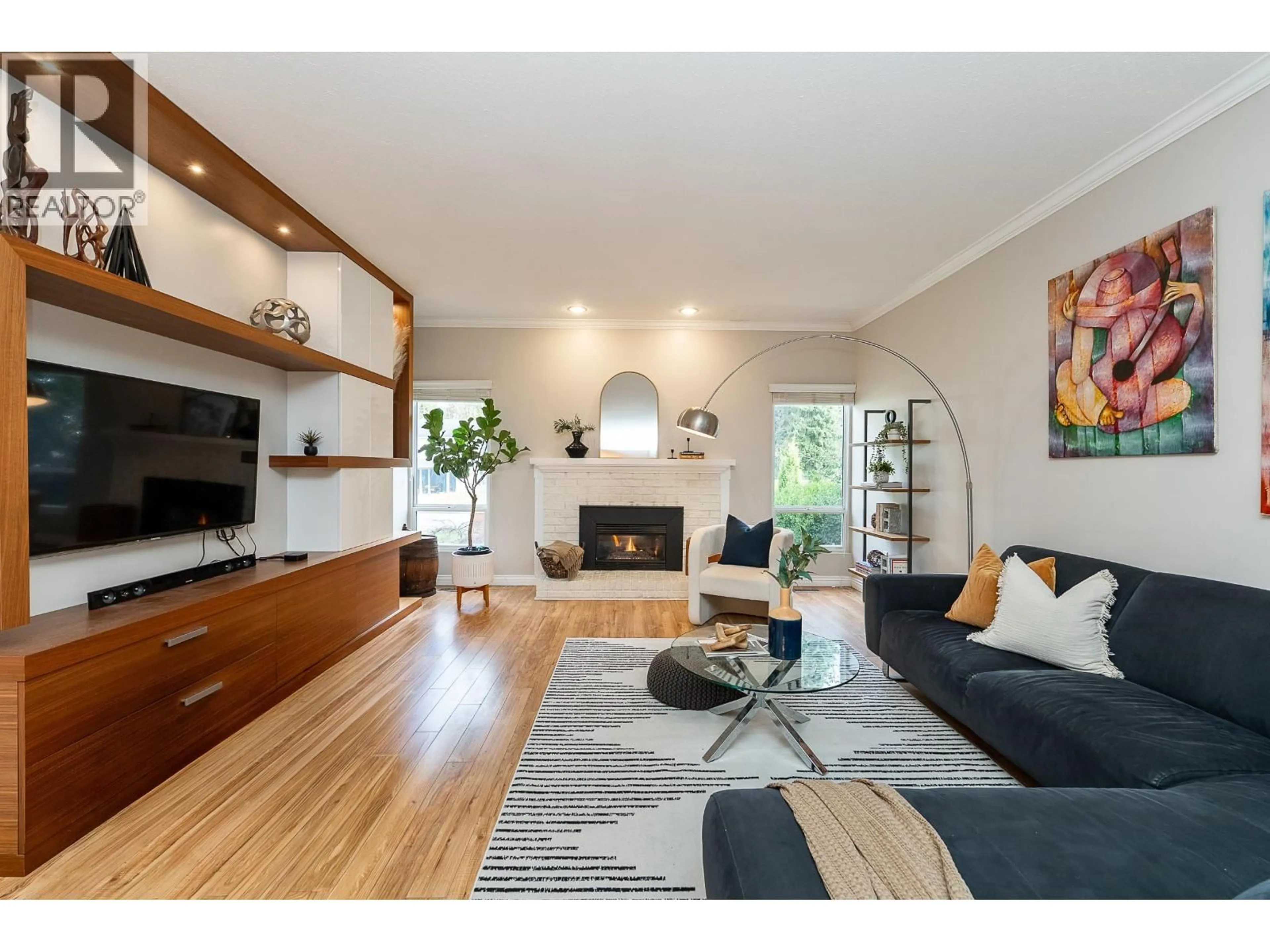 Living room with furniture, wood/laminate floor for 3643 KENNEDY STREET, Port Coquitlam British Columbia V3B4Z2