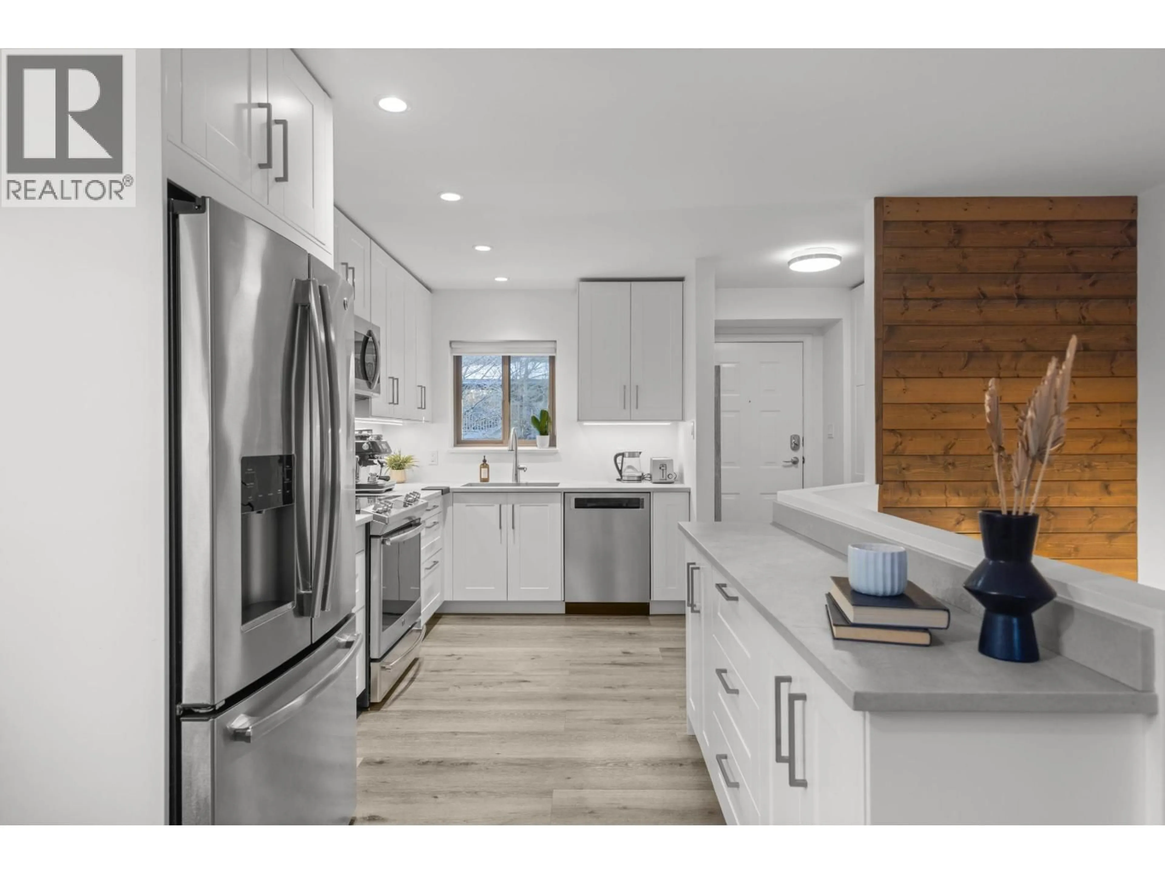 Open concept kitchen, unknown for 25 - 3102 PANORAMA RIDGE, Whistler British Columbia V8E0V3