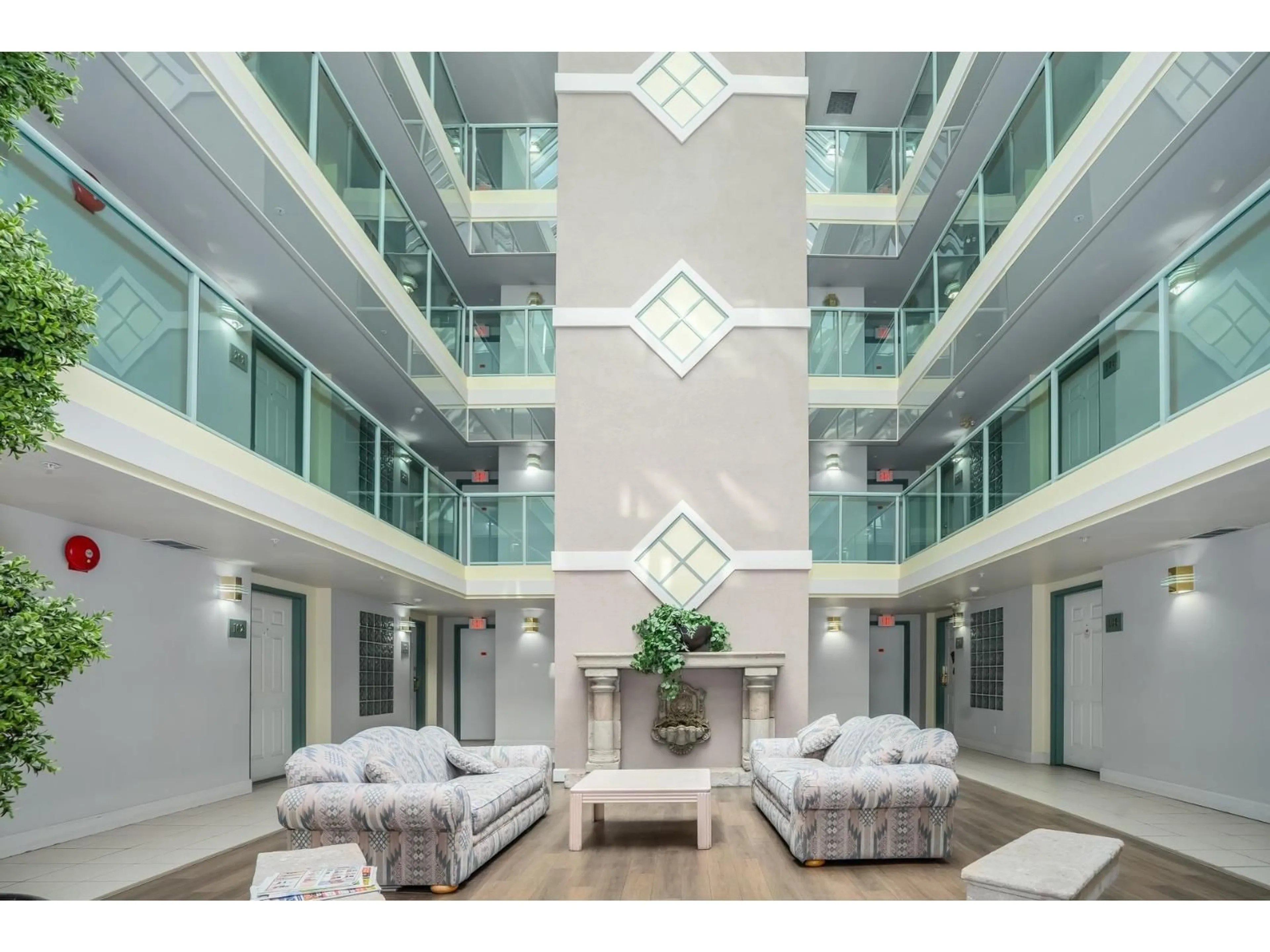 Indoor foyer for 406 - 9970 148 STREET, Surrey British Columbia V3R0P9