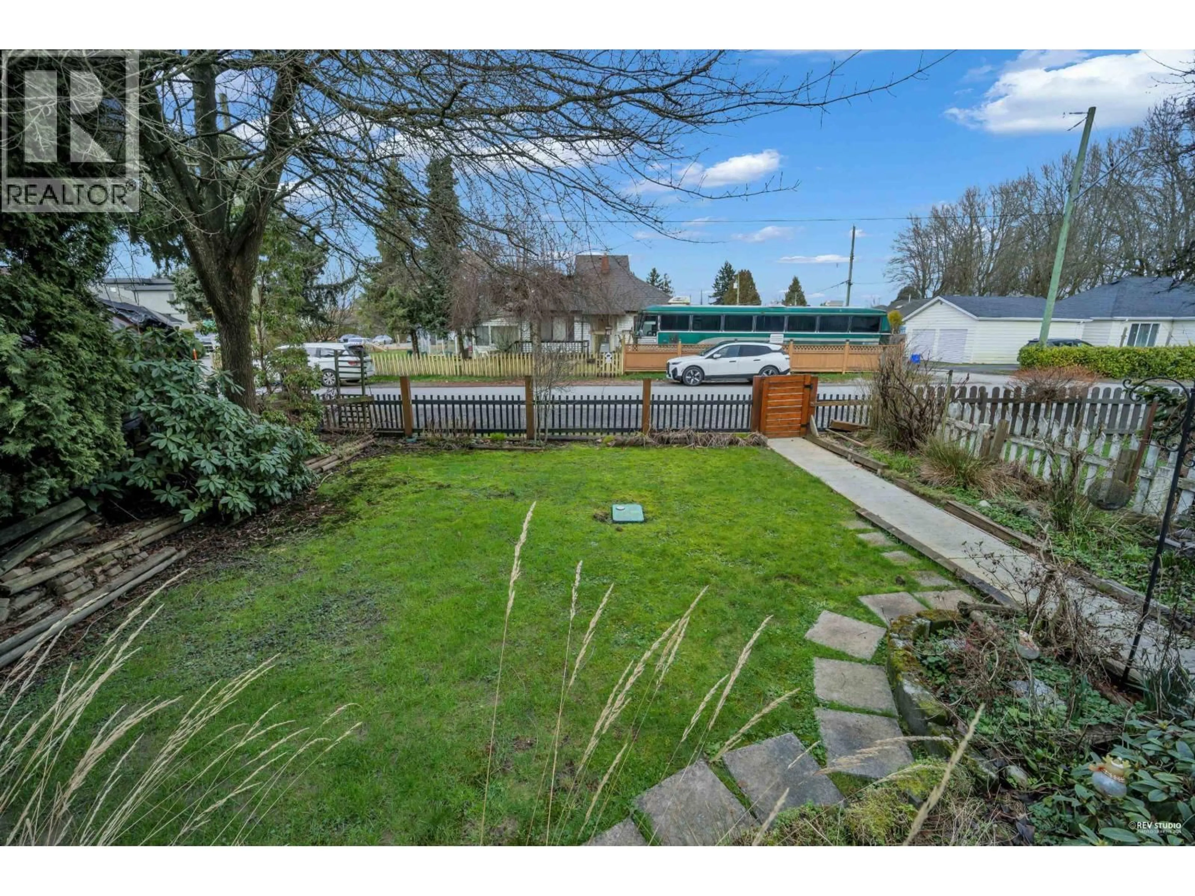 A pic from outside/outdoor area/front of a property/back of a property/a pic from drone, street for 2240 DOUGLAS CRESCENT, Richmond British Columbia V7B1E9