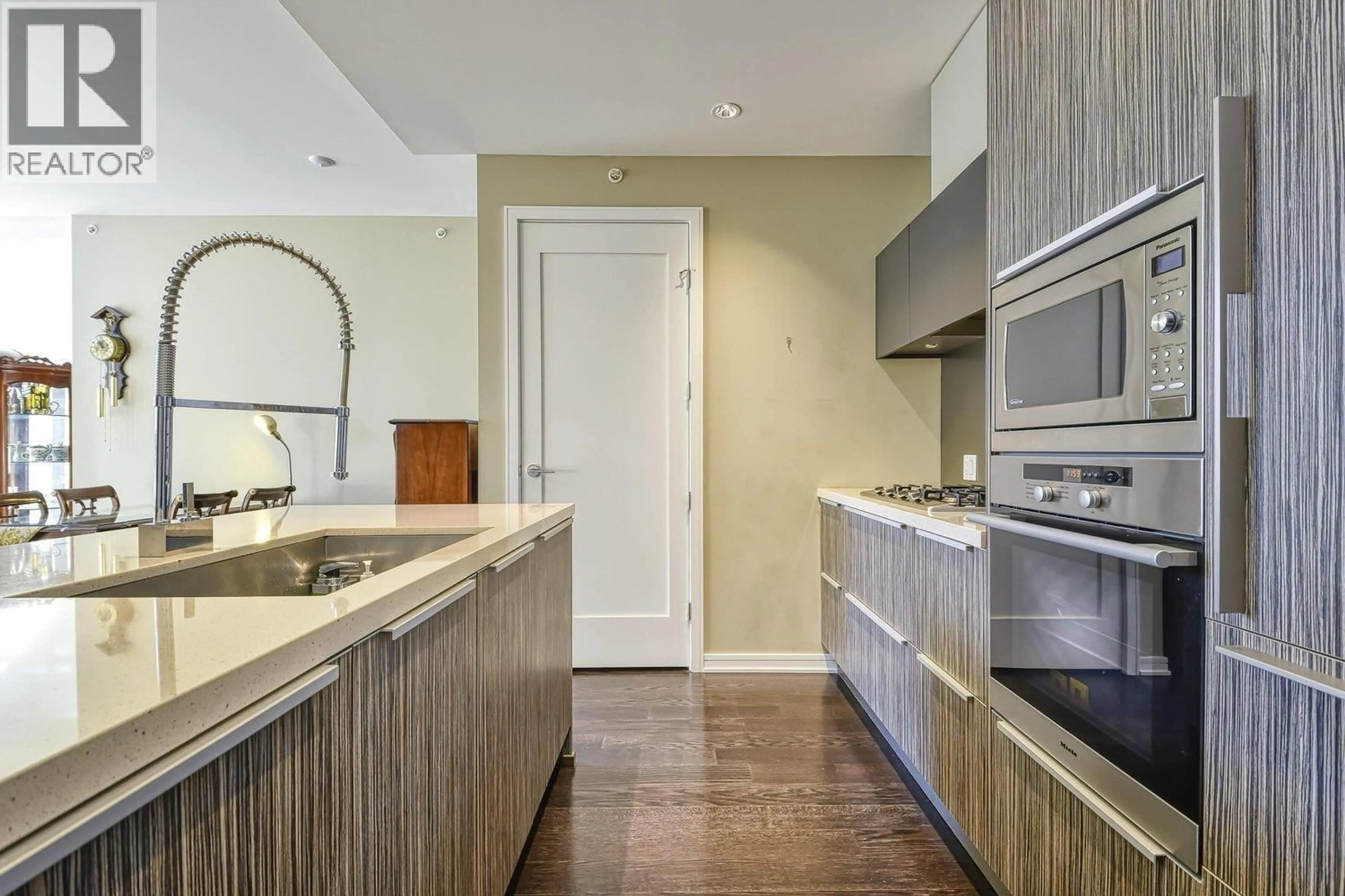 Contemporary kitchen, unknown for 310 - 1616 COLUMBIA STREET, Vancouver British Columbia V5Y0B7