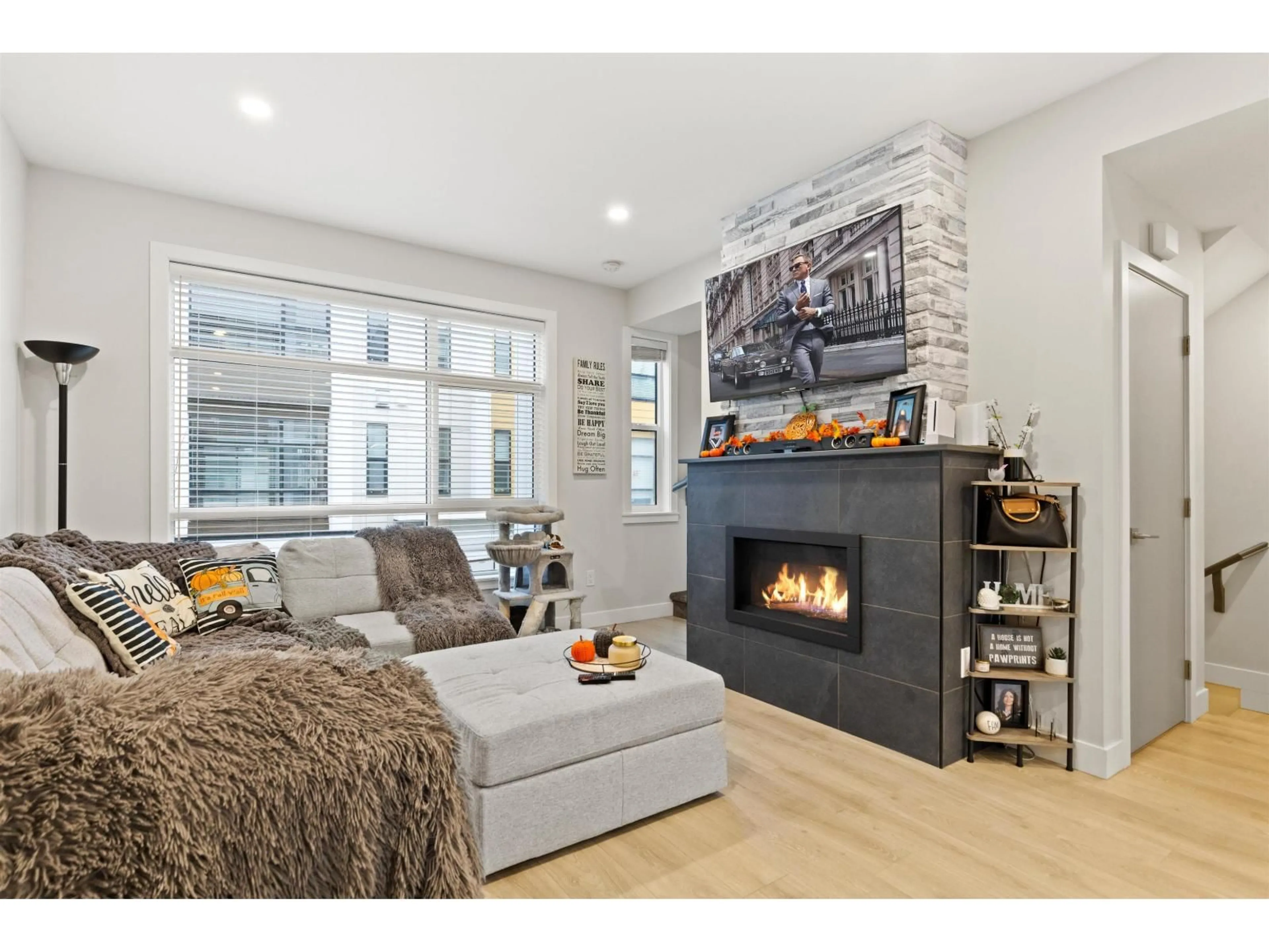 Living room with furniture, unknown for 211 - 46150 THOMAS ROAD, Chilliwack British Columbia V2R6B3