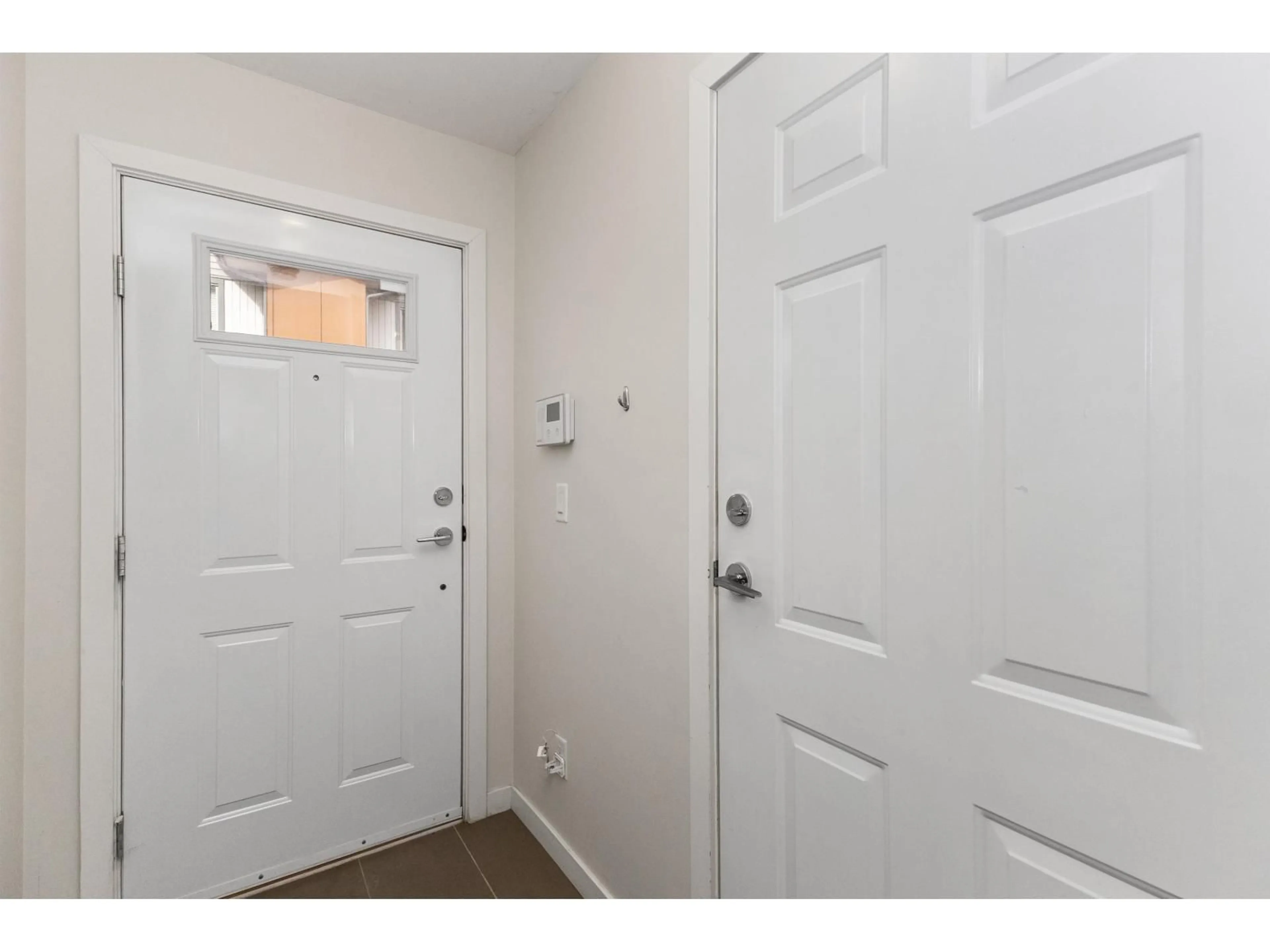 Indoor entryway for 57 - 34248 KING ROAD, Abbotsford British Columbia V2S0B1